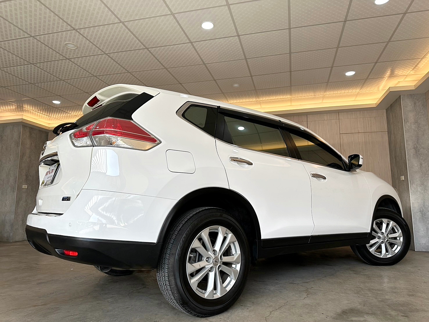LINE:goodcar888 兩年保固 2015年 Nissan X-Trail 2.0 原廠保養 僅跑八萬 CVT 7速手自排 自然進氣  第15張相片