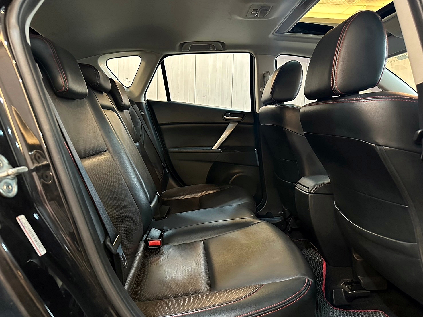 LINE:goodcar888 2012年 Mazda 3 5D 2.0型運動版 全台唯一 僅跑四萬 一年僅跑三千多  第13張相片