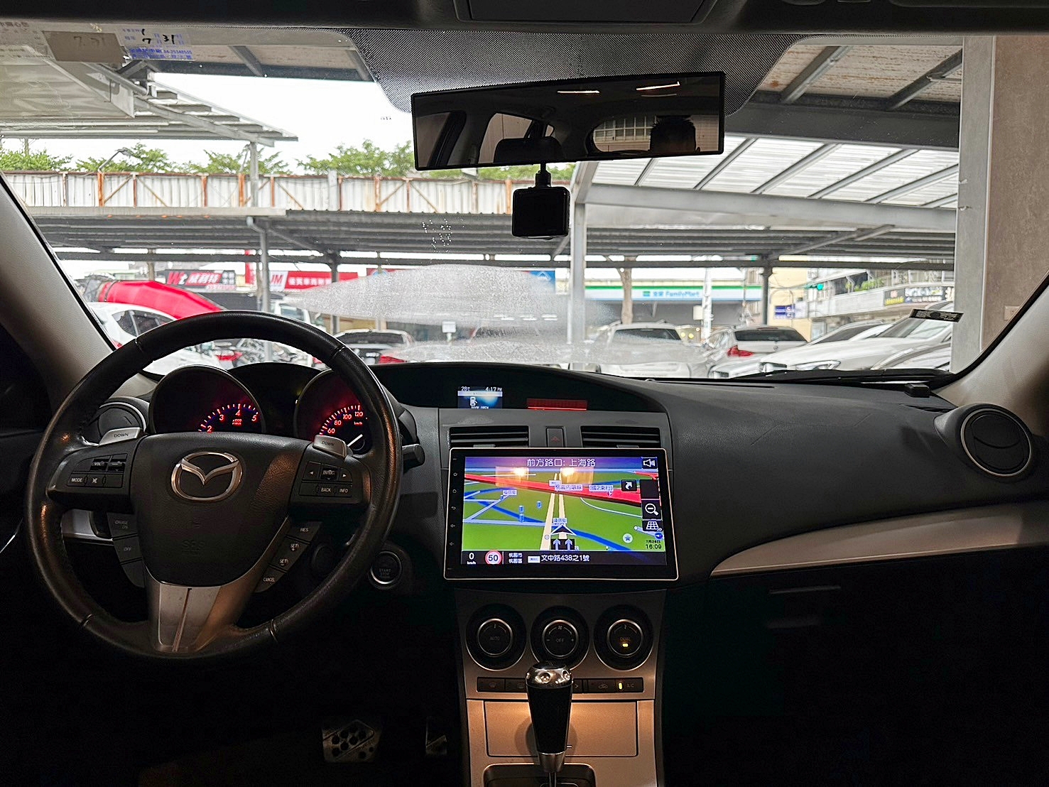 LINE:goodcar888 2012年 Mazda 3 5D 2.0型運動版 全台唯一 僅跑四萬 一年僅跑三千多  第15張相片
