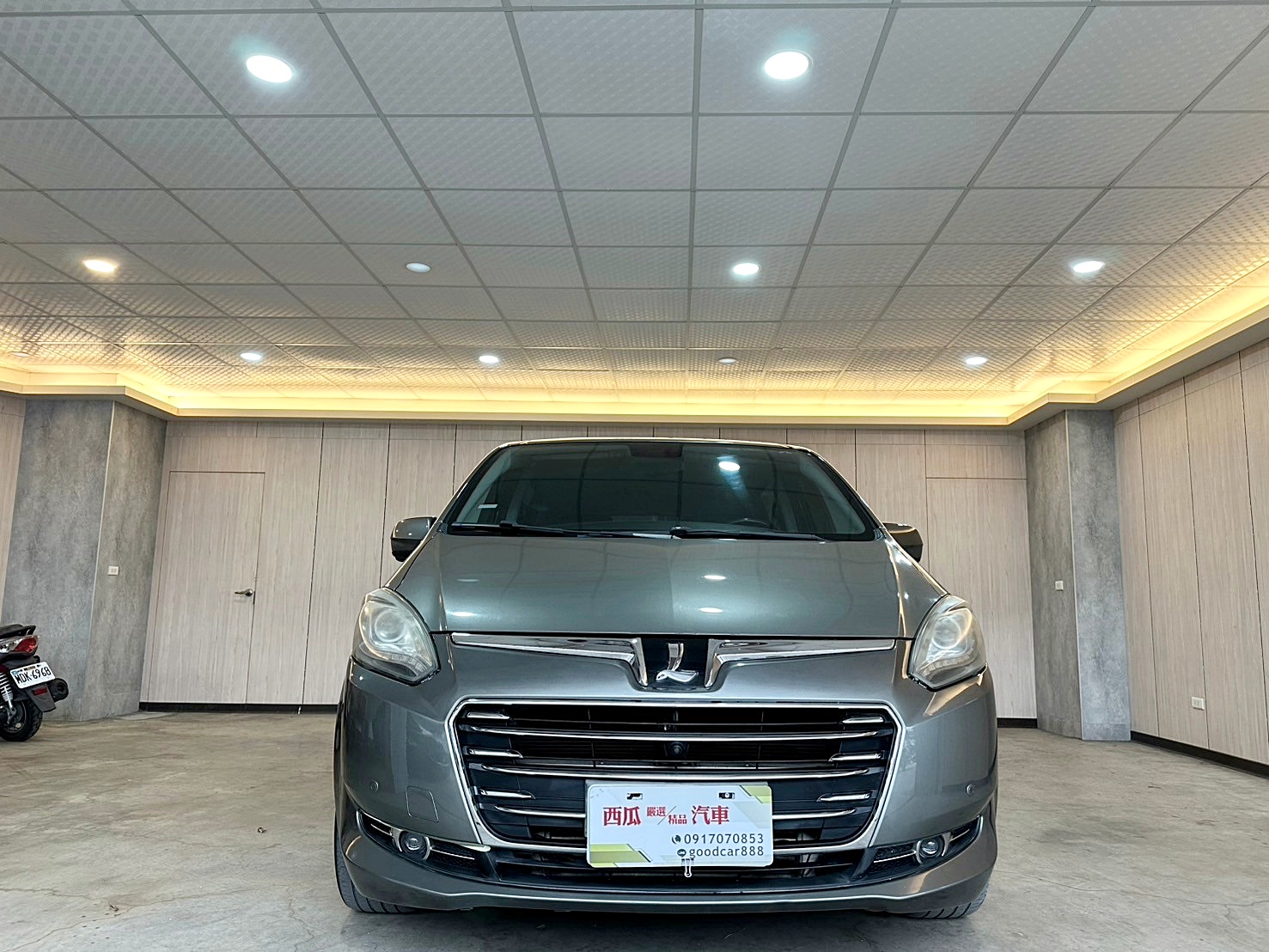 LINE:goodcar888 2014年 Luxgen M7 Turbo 旗艦型 2.2 5速手自排 渦輪增壓 新車價113萬  第4張相片