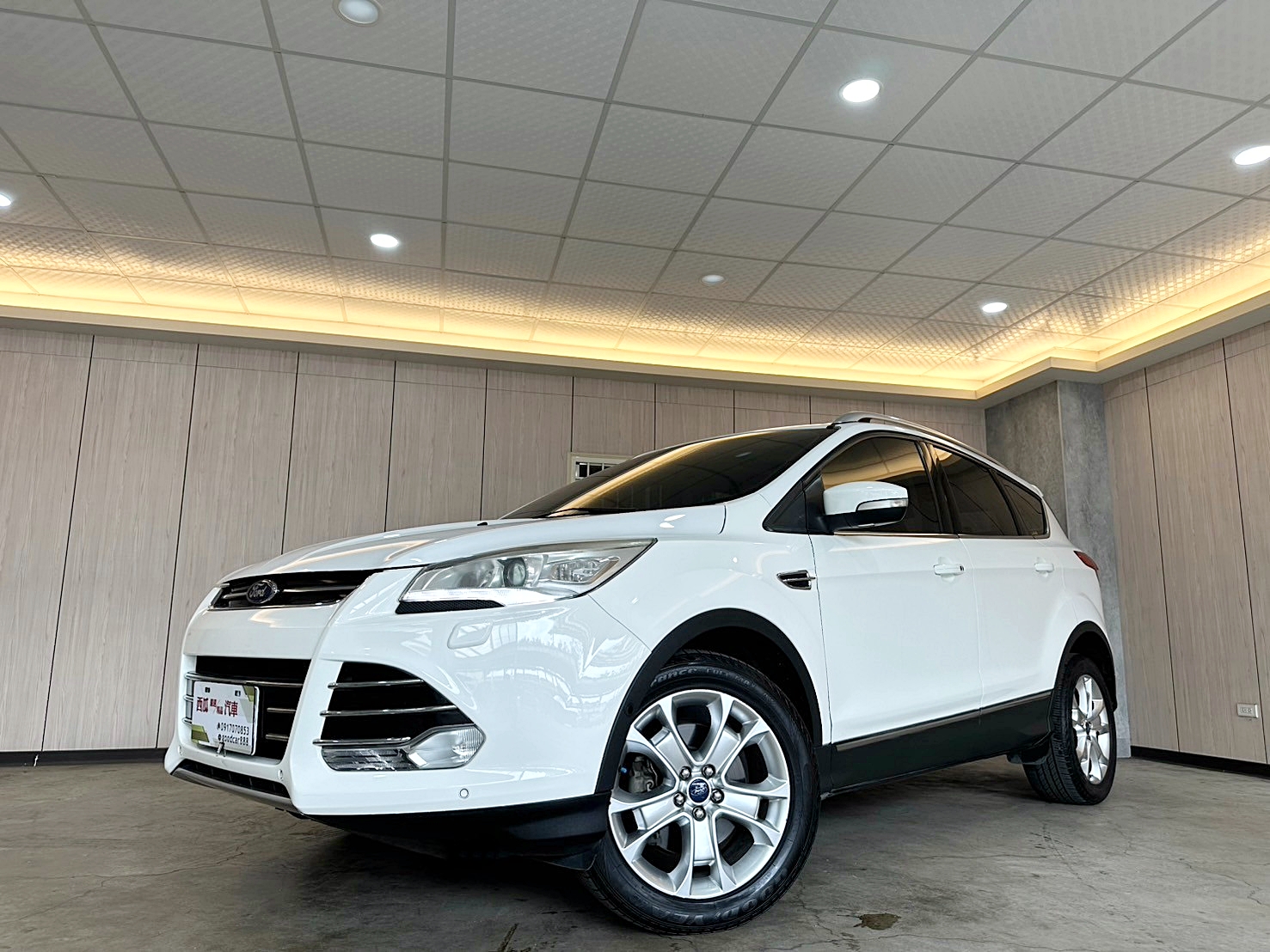 LINE:goodcar888 2016年 Ford Kuga 2.0 旗艦型 4WD 新車價120萬 6速手自排 渦輪增壓  第1張相片