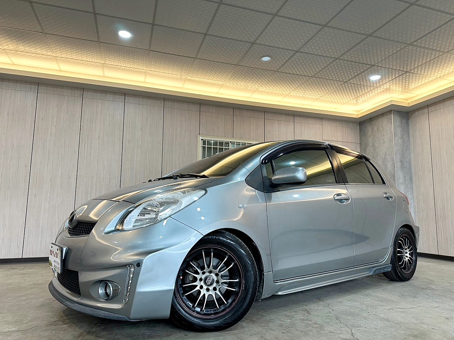 LINE:goodcar888 2010年 Toyota Yaris 1.5 G  第1張相片