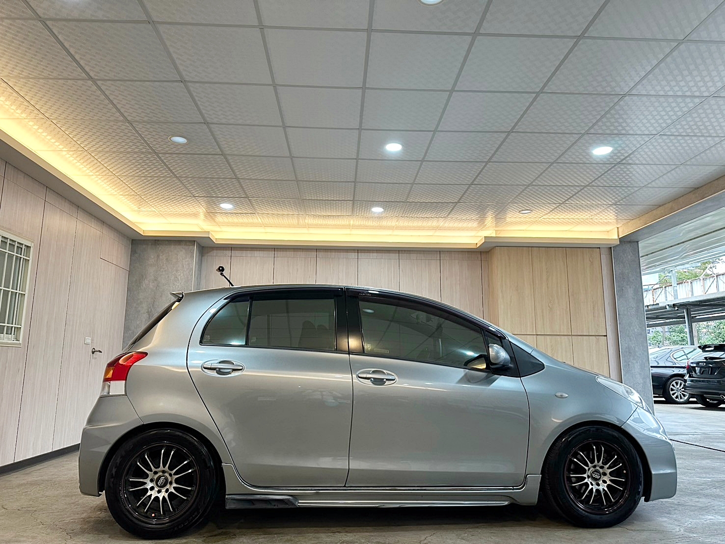 LINE:goodcar888 2010年 Toyota Yaris 1.5 G  第3張相片