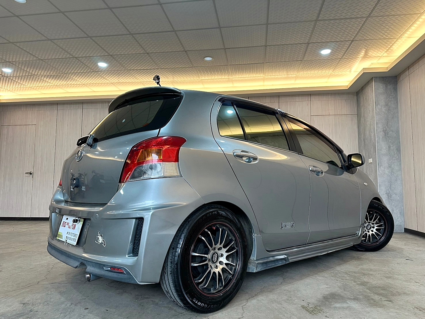 LINE:goodcar888 2010年 Toyota Yaris 1.5 G  第15張相片