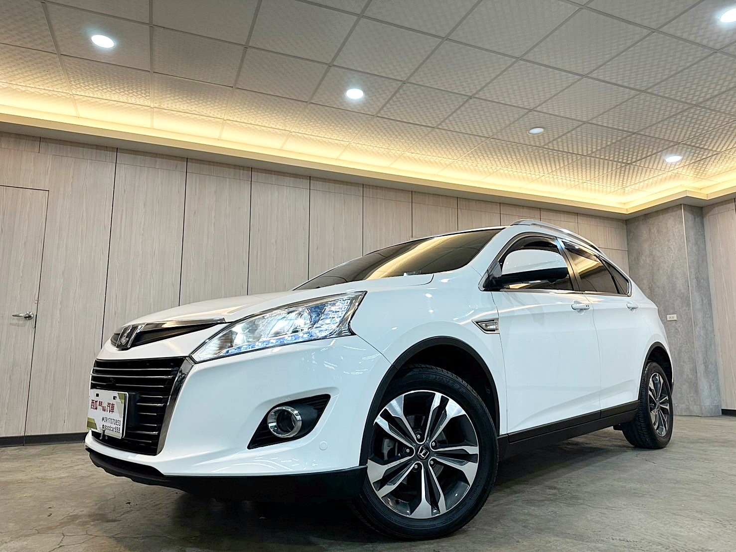 LINE:goodcar888 2014年 Luxgen U6 Turbo 2.0旗艦型 新車價96萬 跑少 僅跑十萬 #原廠保養  第1張相片