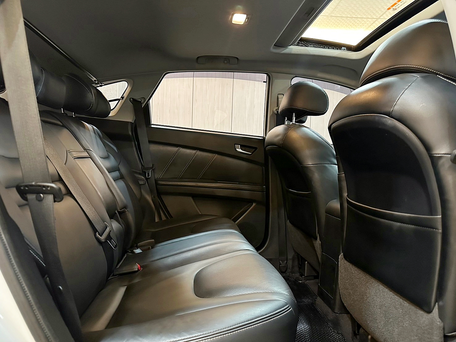 LINE:goodcar888 2014年 Luxgen U6 Turbo 2.0旗艦型 新車價96萬 跑少 僅跑十萬 #原廠保養  第17張相片