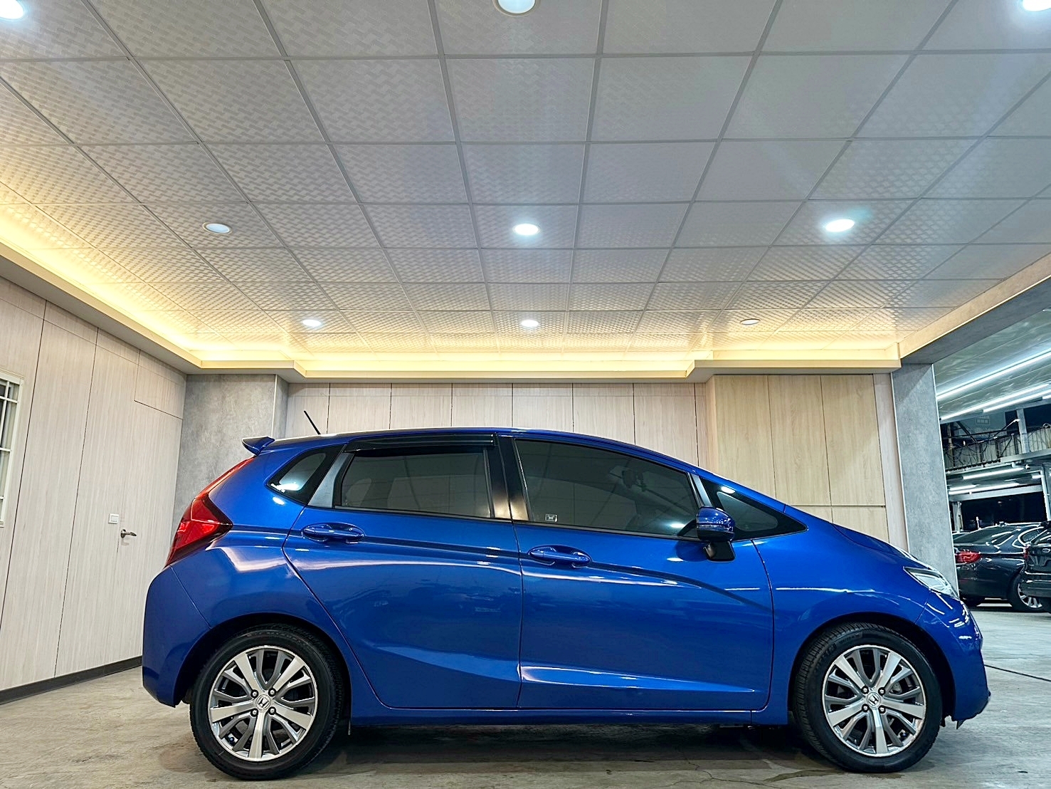 LINE:goodcar888 兩年保固 2015年 Honda Fit 1.5 S 新車價69萬 僅跑11萬 CVT 7速手自排 自然進氣 Michelin輪胎 GARMIN導航  第3張相片