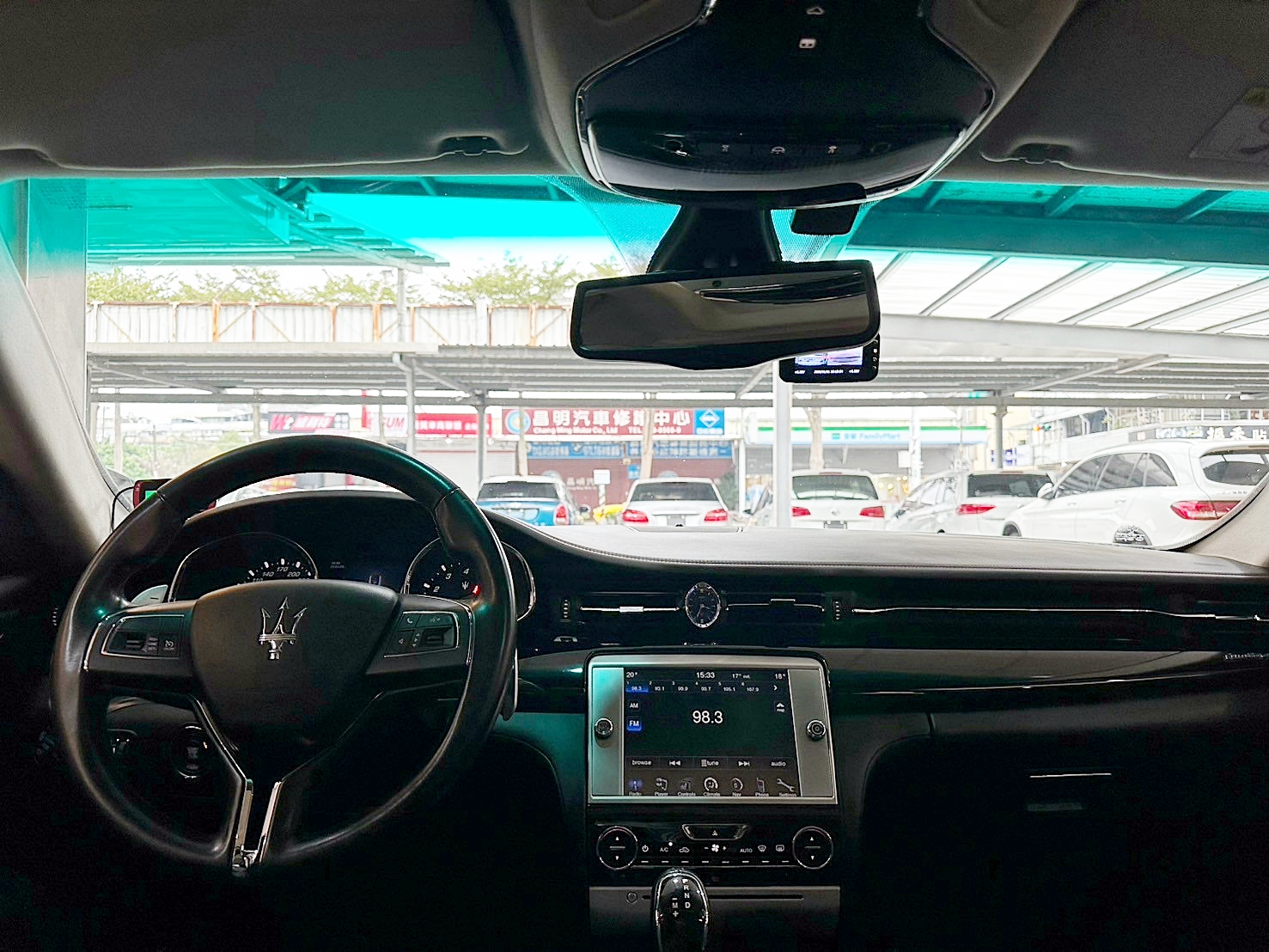 #新車價818萬店面開價99萬 #總代理原廠保養跑少 2015年 Maserati Quattroporte GTS 3.8 僅跑12萬 8速手自排 渦輪增壓 最大馬力530hp 3.8升雙渦輪增壓V8引擎 0~100km/h加速僅需4.7  第7張相片