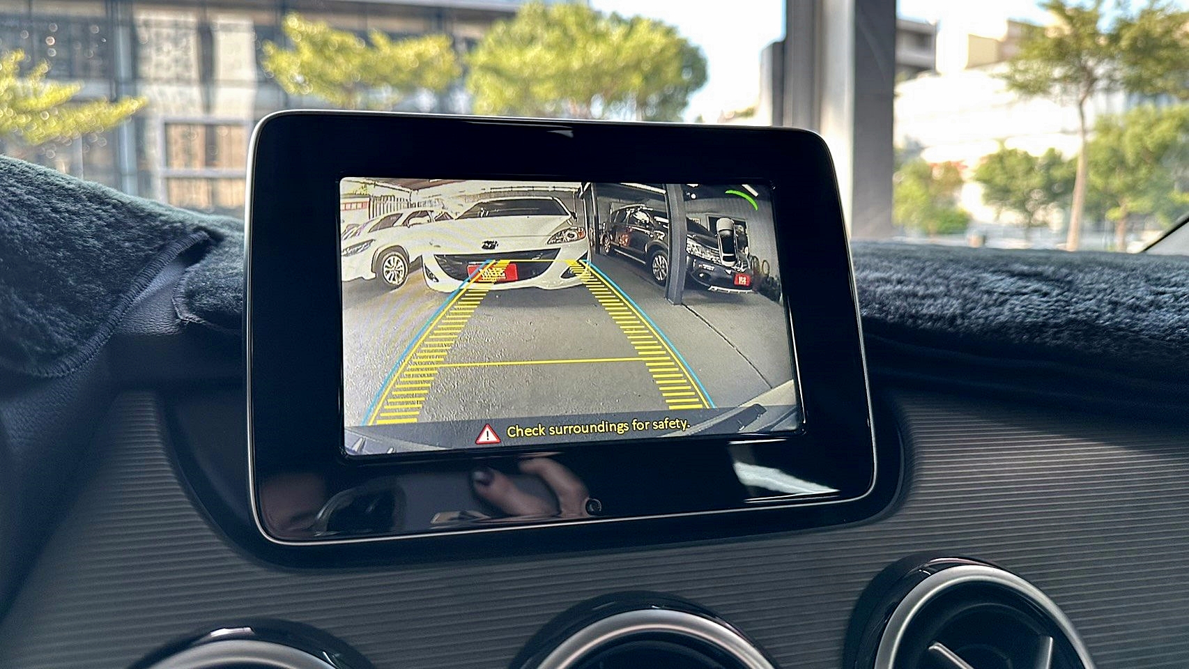 實車比照片更美 車況包滿意 可全貸 2016年 BENZ B180 1.6 新車價156萬 僅跑八萬  第11張相片