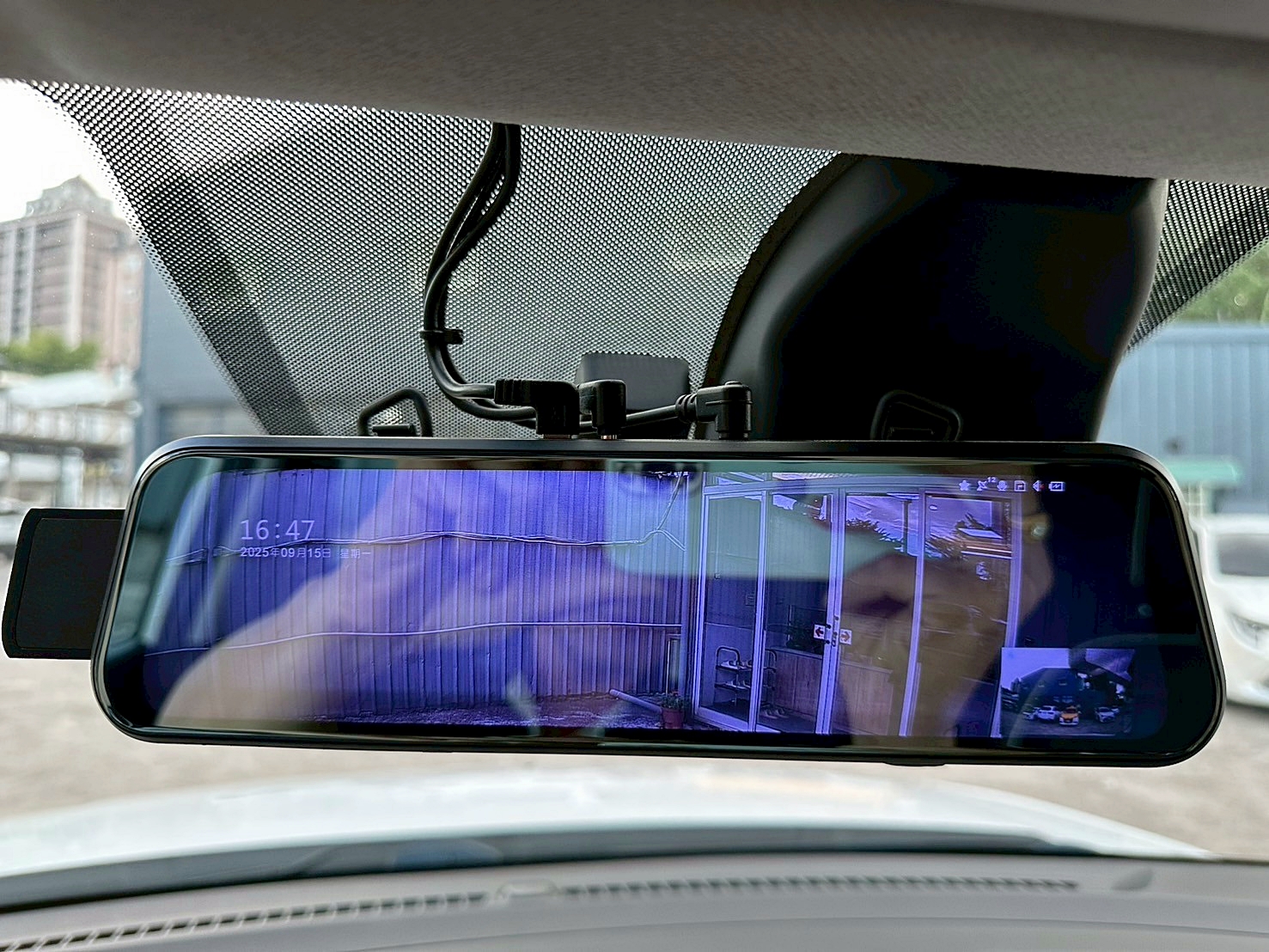 2023年 Hyundai Venue 1.6懷特黑B&W CVT 8速手自排 自然進氣 最頂級 跑四萬  第10張相片