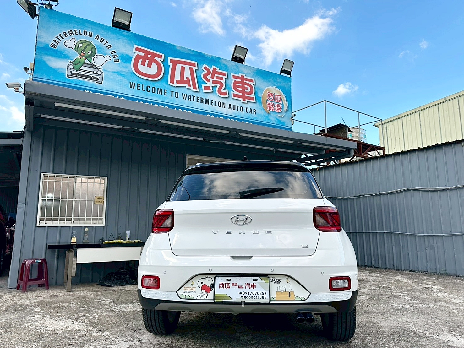 2023年 Hyundai Venue 1.6懷特黑B&W CVT 8速手自排 自然進氣 最頂級 跑四萬  第18張相片