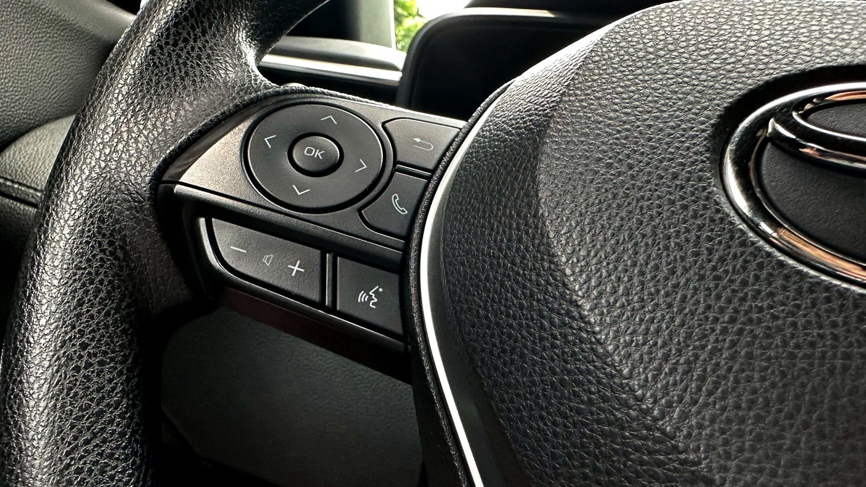 2024年 Toyota Corolla Cross 1.8豪華 僅跑1.9萬 原廠保固中  第6張相片