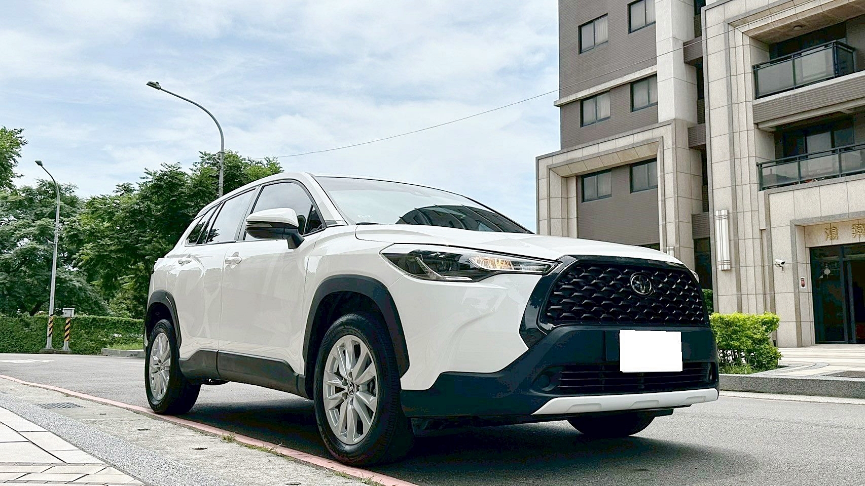 2024年 Toyota Corolla Cross 1.8豪華 僅跑1.9萬 原廠保固中  第13張相片