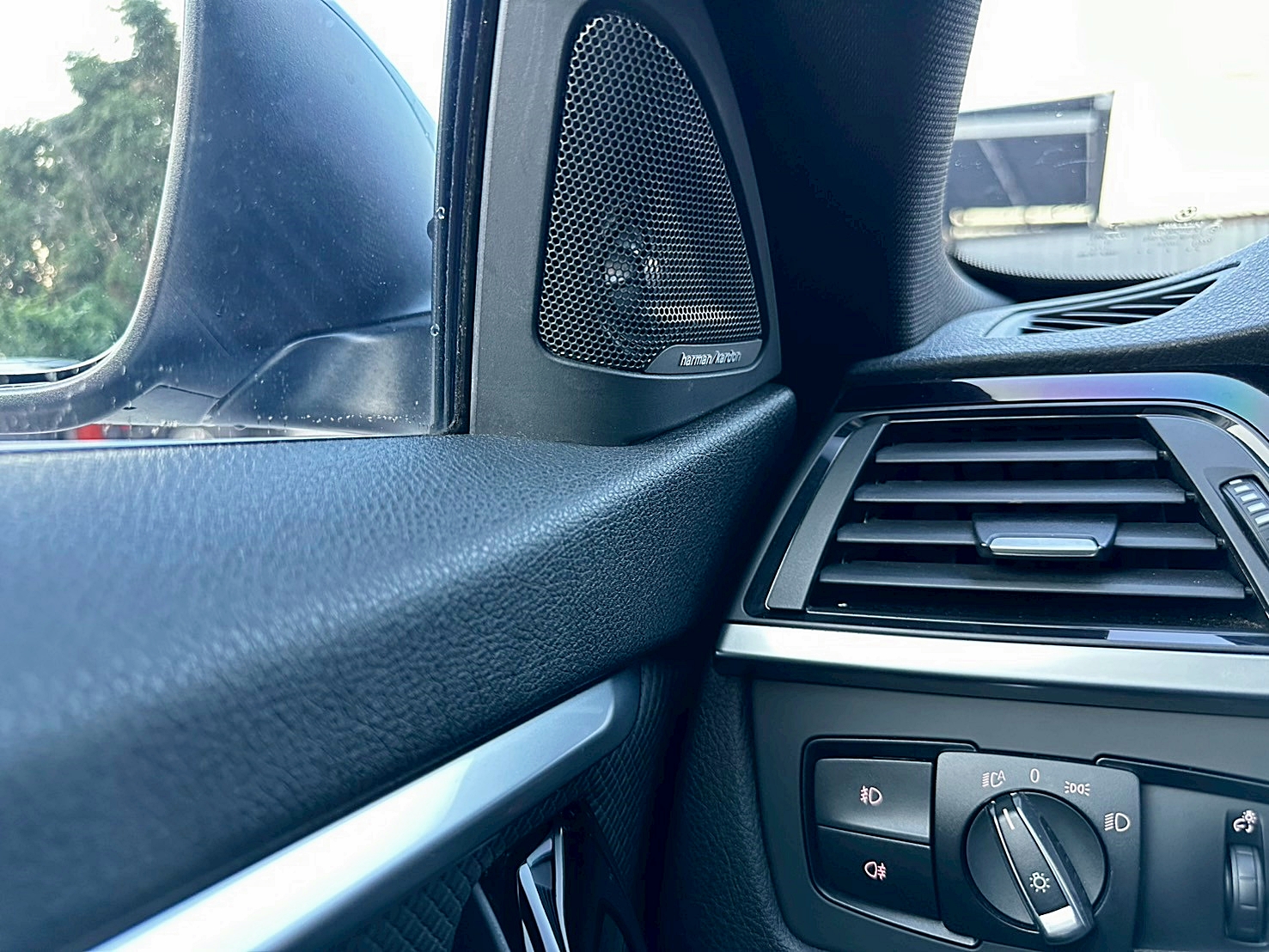 2014年 BMW 428i 2.0 Gran Coupe Modern Line 新車價276萬 8速手自排 渦輪增壓 LED日行燈  HID氙氣頭燈   第9張相片