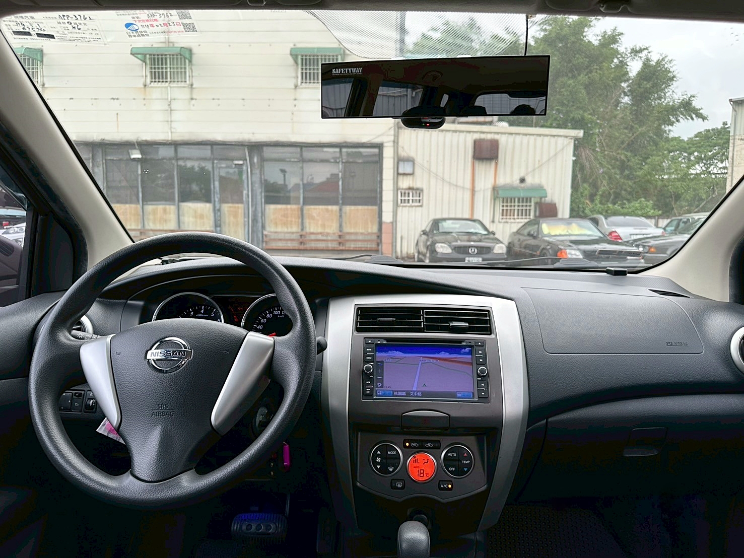 跑少 兩年保固 2016年 Nissan Livina 1.6豪華版 原廠保養 僅跑六萬 CVT無段變速 自然進氣  第5張相片