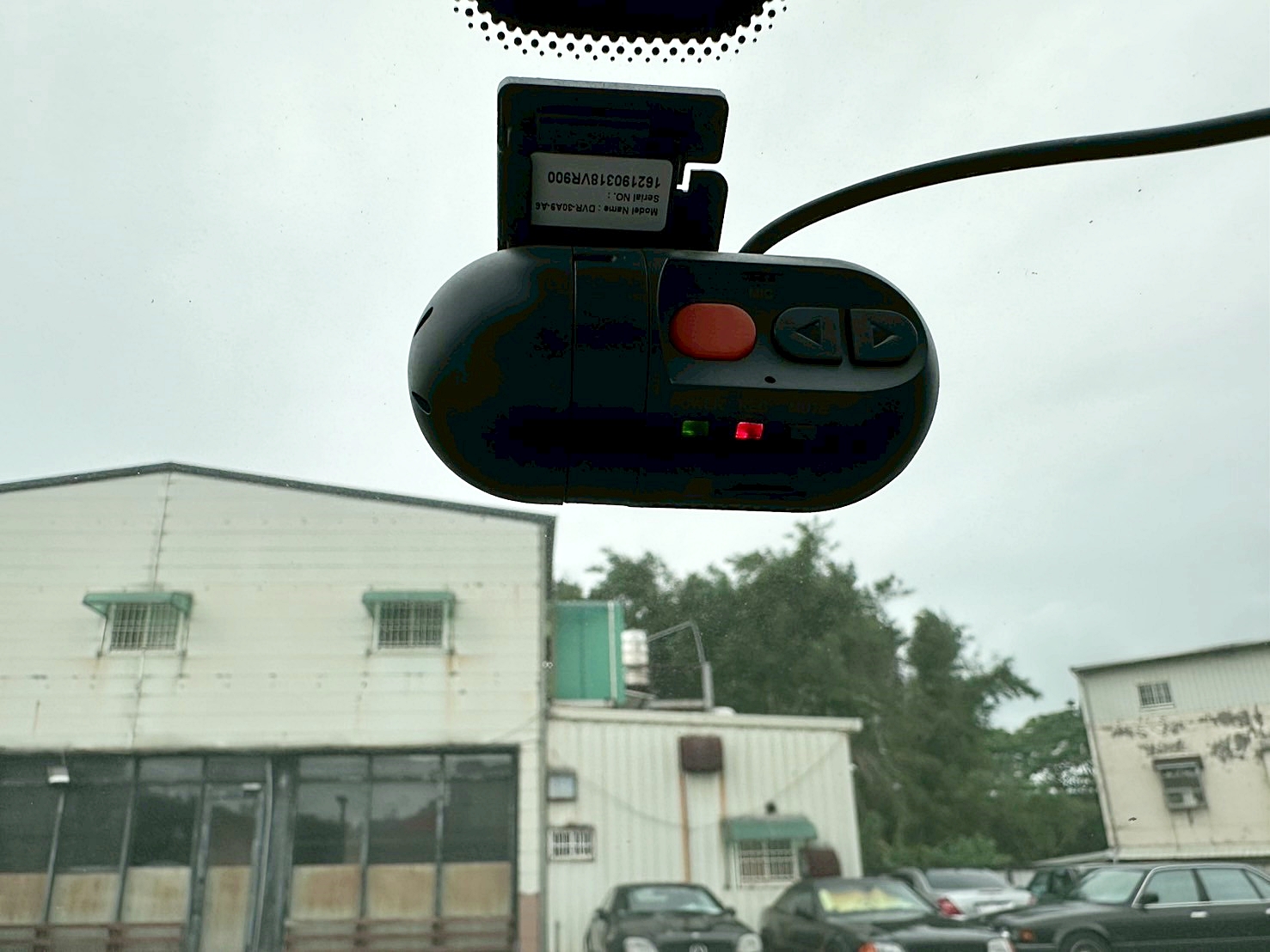 跑少 兩年保固 2016年 Nissan Livina 1.6豪華版 原廠保養 僅跑六萬 CVT無段變速 自然進氣  第11張相片