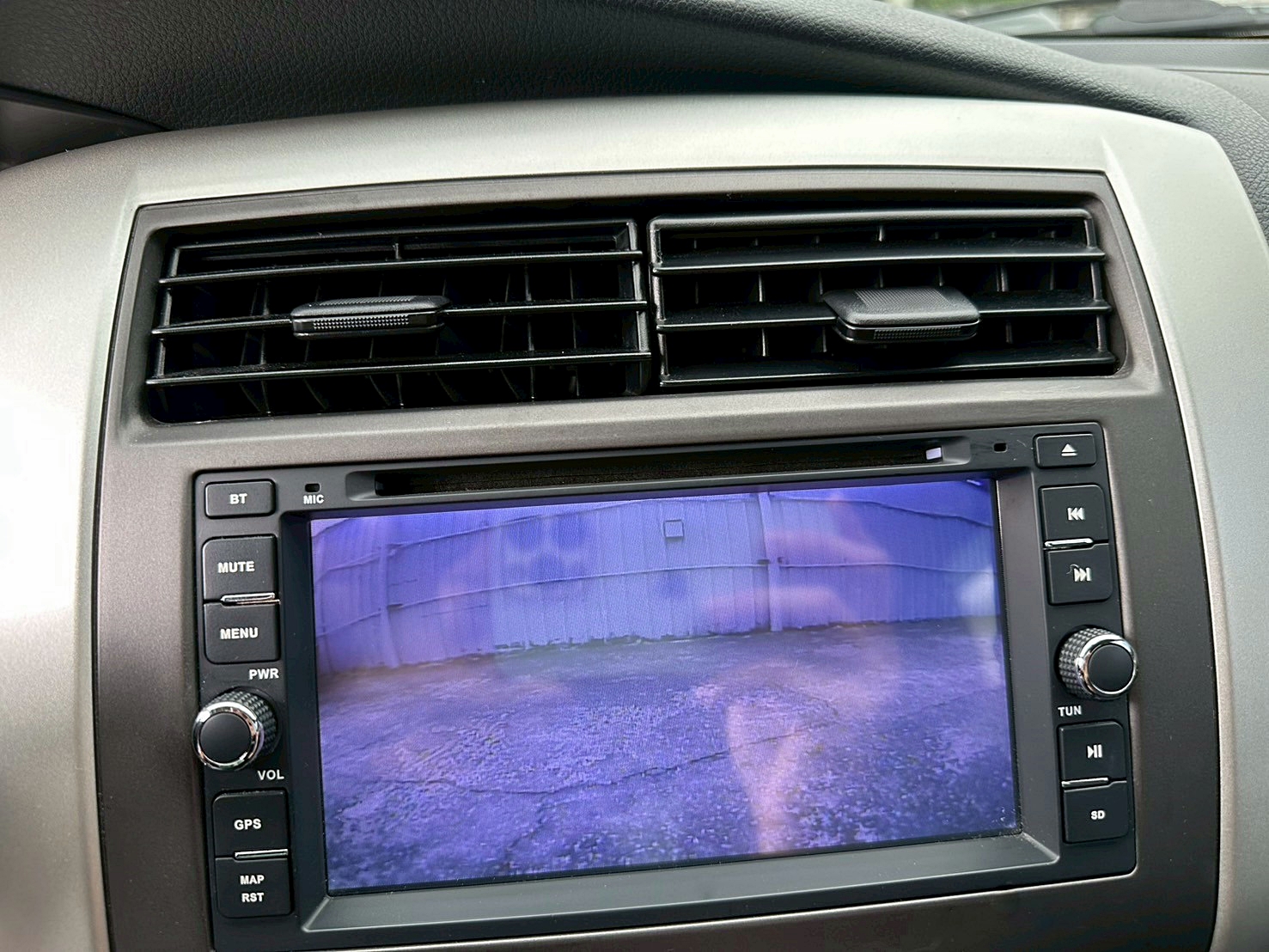 跑少 兩年保固 2016年 Nissan Livina 1.6豪華版 原廠保養 僅跑六萬 CVT無段變速 自然進氣  第20張相片