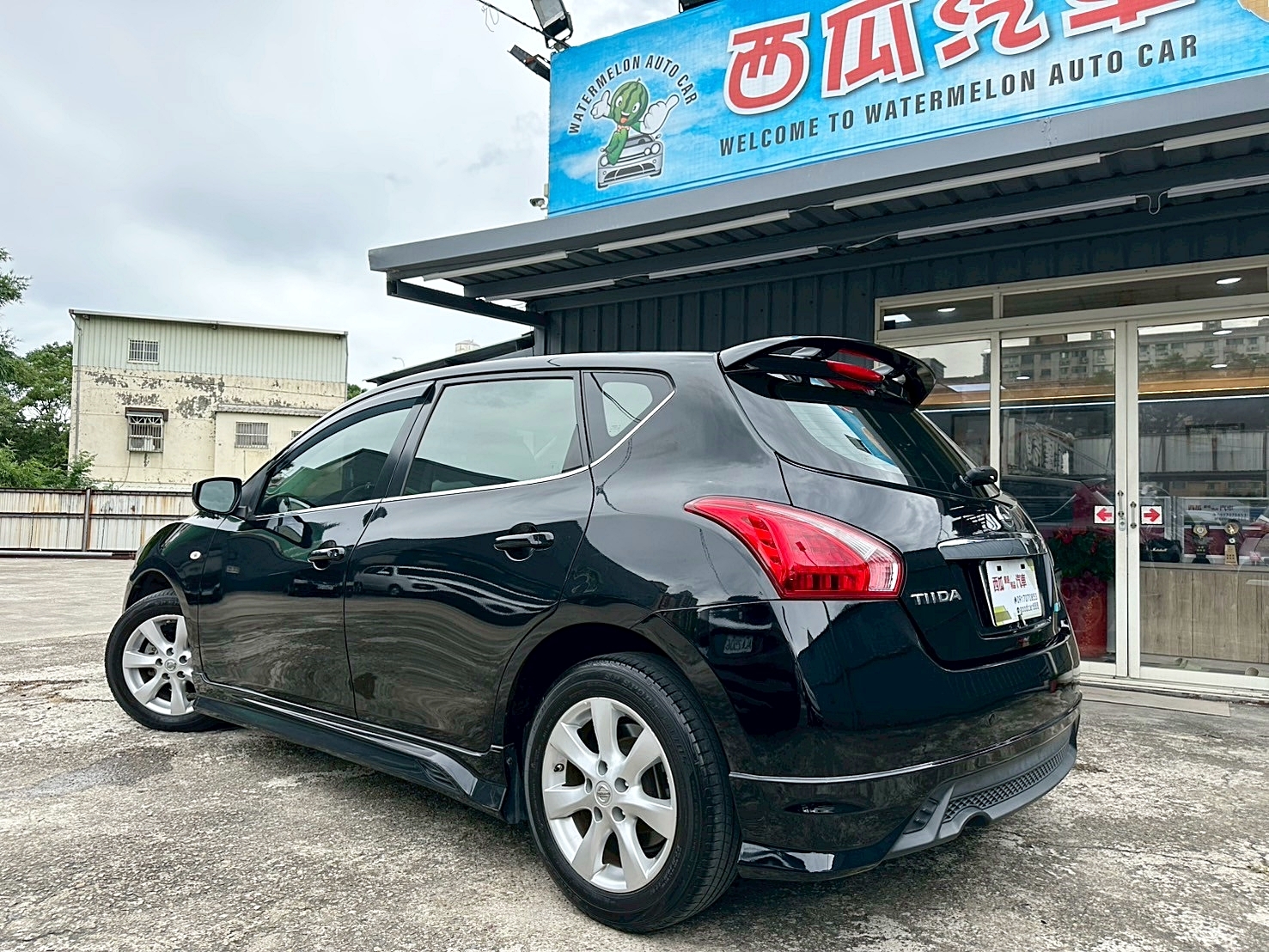 頂級 兩年保固 2016年 Nissan Tiida 5D 豪華影音版 CVT無段變速 自然進氣 電子式後視鏡 大螢幕安卓機 I-KEY免鑰匙啟動  第15張相片