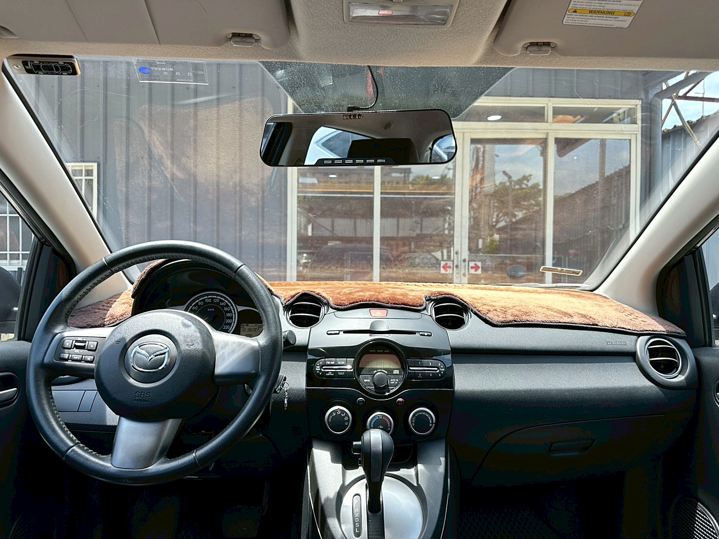 2013年 Mazda 2 1.5 頂級型 日本原裝進口 新車價70萬 僅跑十萬 一年僅跑八千公里  第5張相片