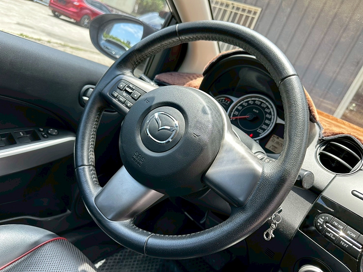 2013年 Mazda 2 1.5 頂級型 日本原裝進口 新車價70萬 僅跑十萬 一年僅跑八千公里  第7張相片