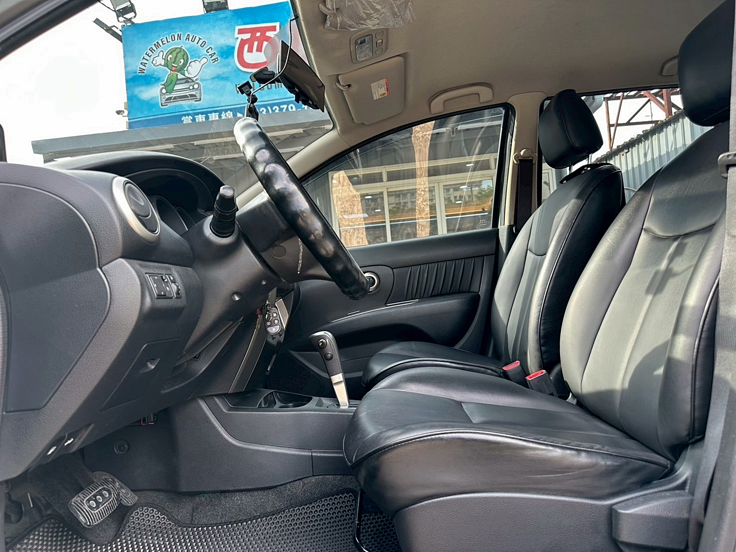 認證車一年保固 2013年 Nissan Livina 1.6 S 4速自排 自然進氣 最高一公升可跑19.5km/ltr  第4張相片