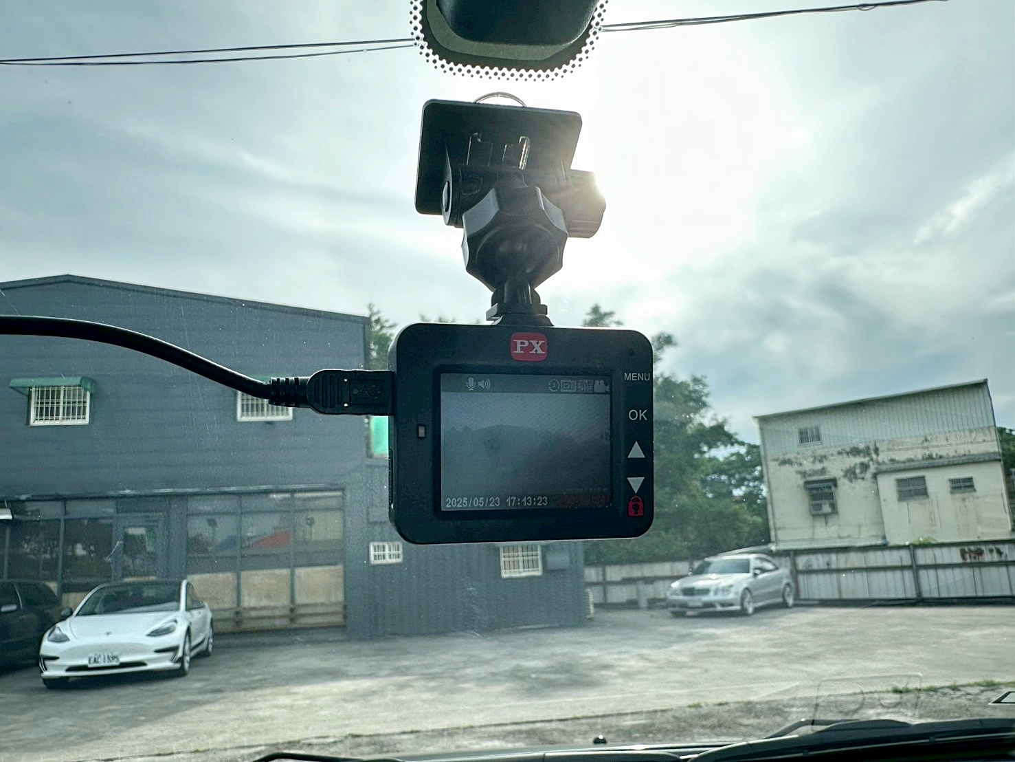 認證車一年保固 2013年 Nissan Livina 1.6 S 4速自排 自然進氣 最高一公升可跑19.5km/ltr  第6張相片