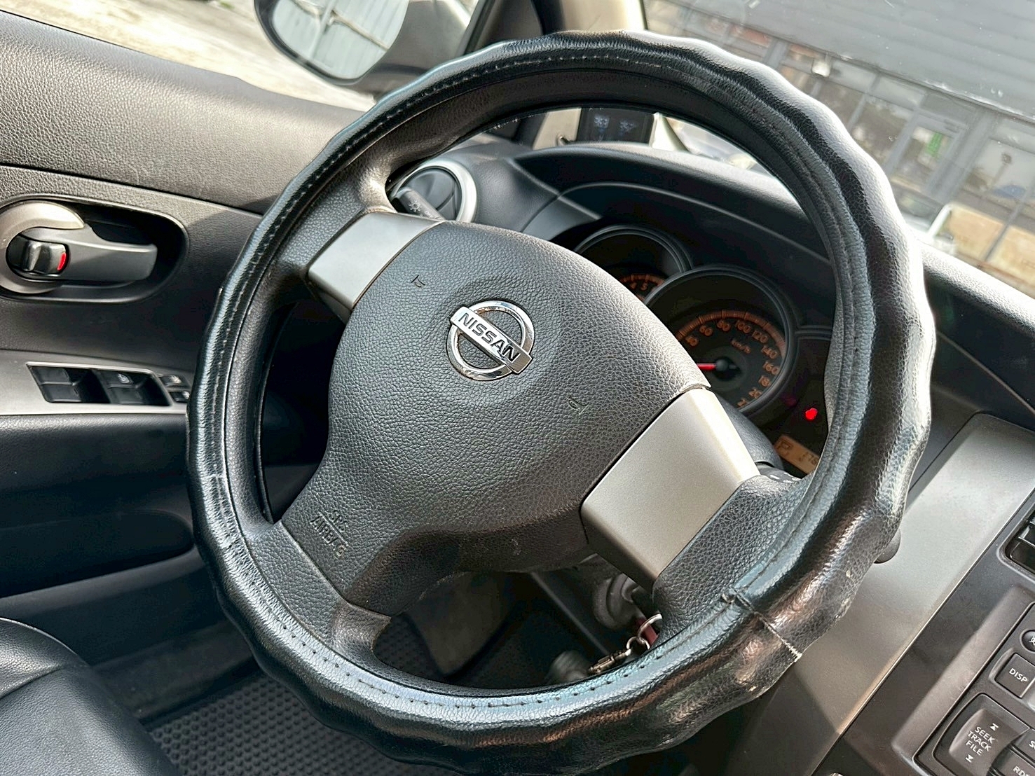 認證車一年保固 2013年 Nissan Livina 1.6 S 4速自排 自然進氣 最高一公升可跑19.5km/ltr  第8張相片