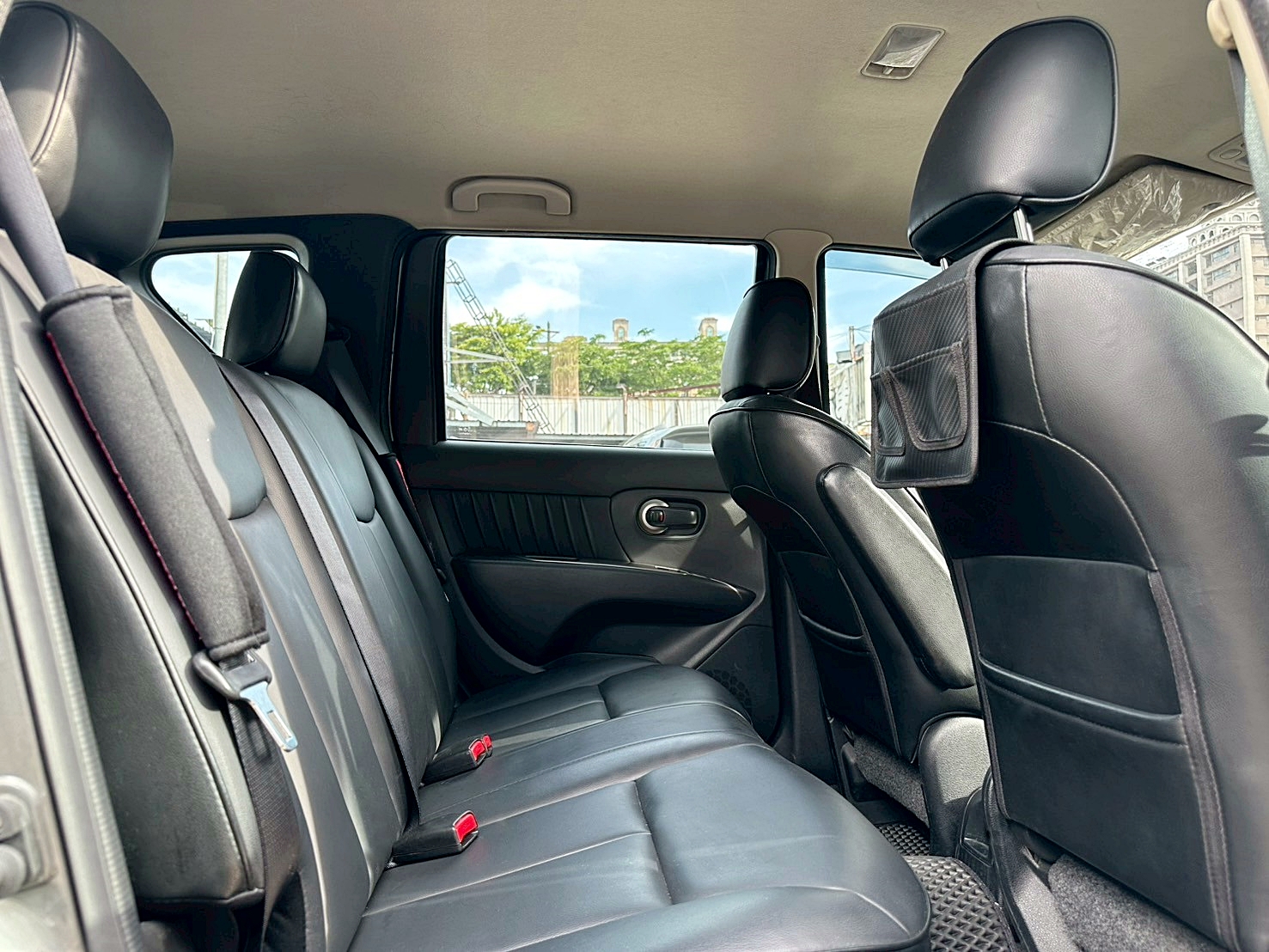 認證車一年保固 2013年 Nissan Livina 1.6 S 4速自排 自然進氣 最高一公升可跑19.5km/ltr  第11張相片