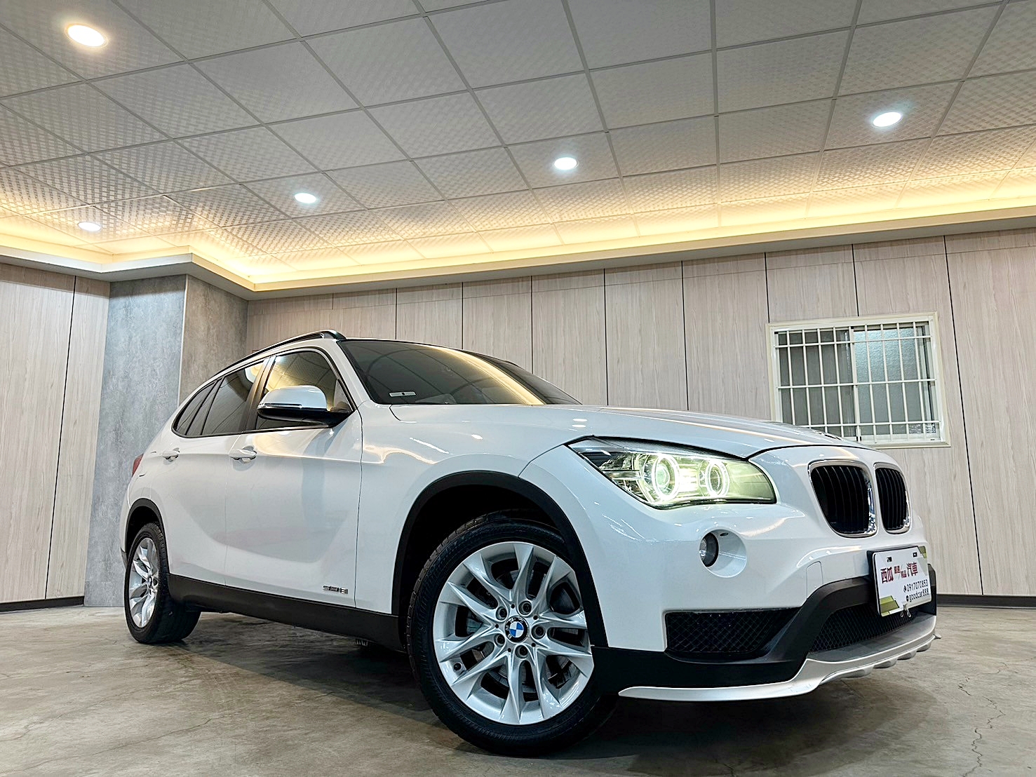 2015年 BMW X1 sDrive18i 新車價168萬 僅跑12萬 6速手自排 自然進氣 大螢幕安卓機  第2張相片