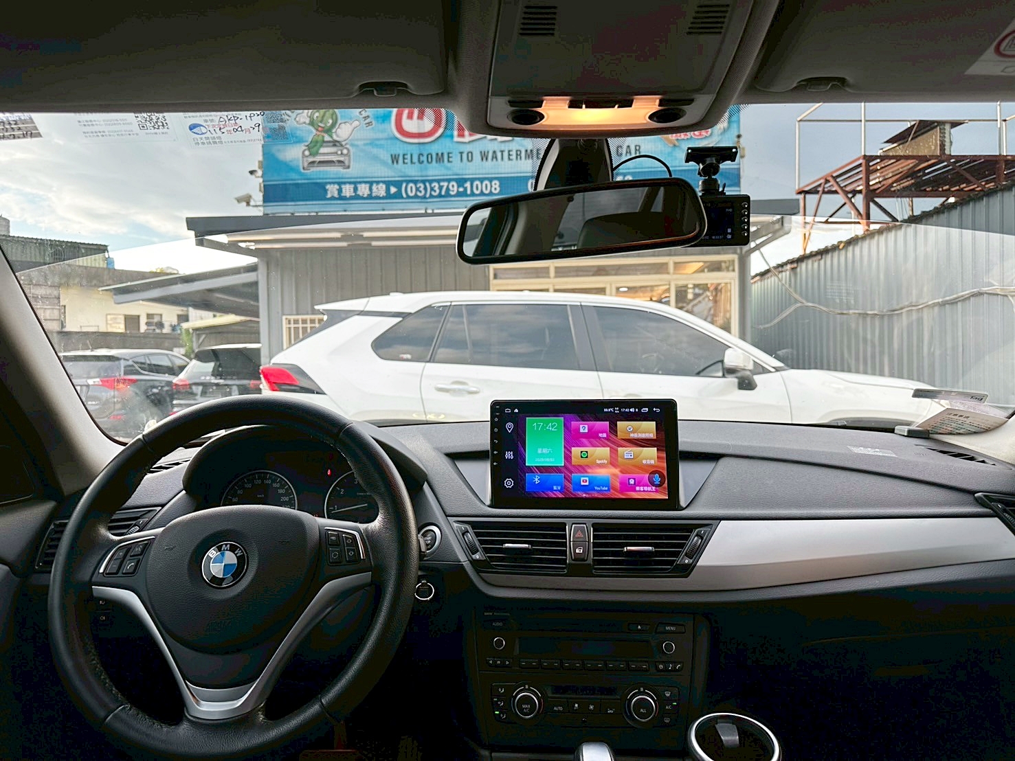 2015年 BMW X1 sDrive18i 新車價168萬 僅跑12萬 6速手自排 自然進氣 大螢幕安卓機  第5張相片