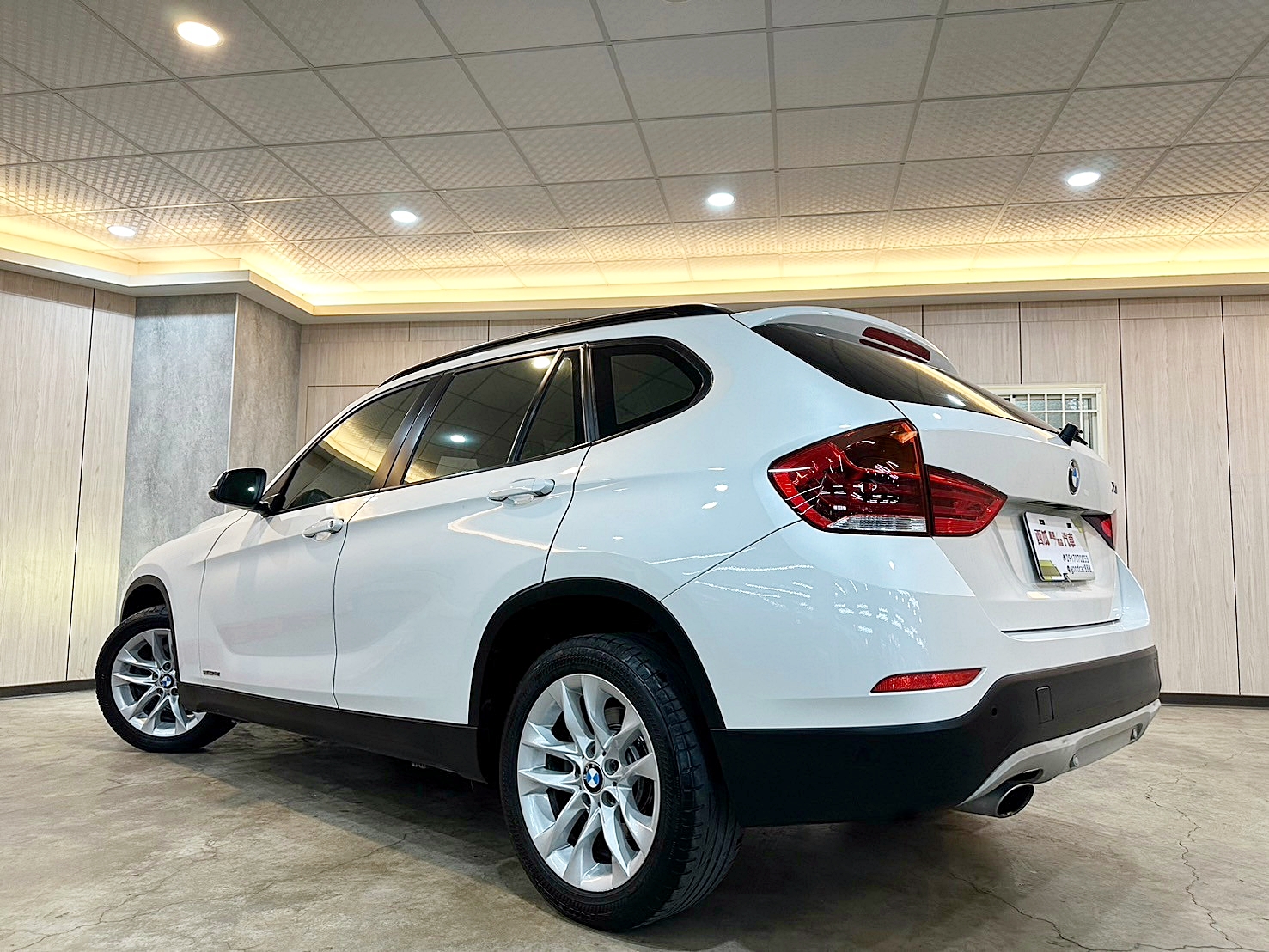 2015年 BMW X1 sDrive18i 新車價168萬 僅跑12萬 6速手自排 自然進氣 大螢幕安卓機  第16張相片
