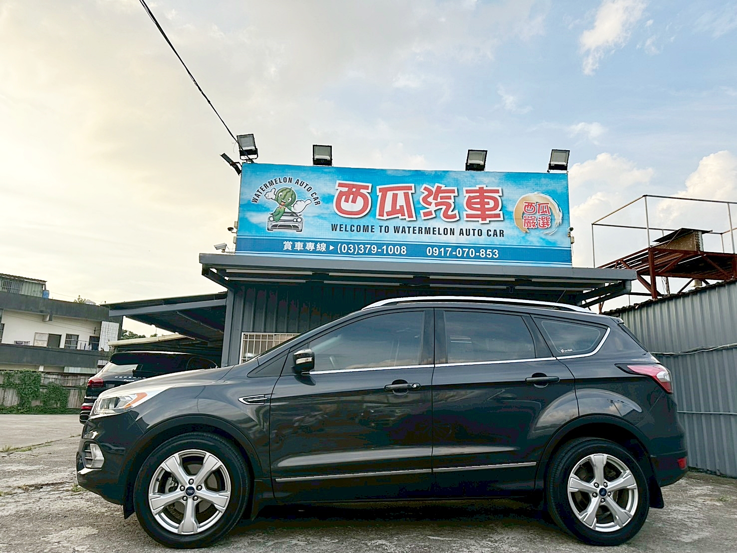 2017年 Ford Kuga 時尚經典型 1.5 新車價100萬  6速手自排 渦輪增壓  第2張相片