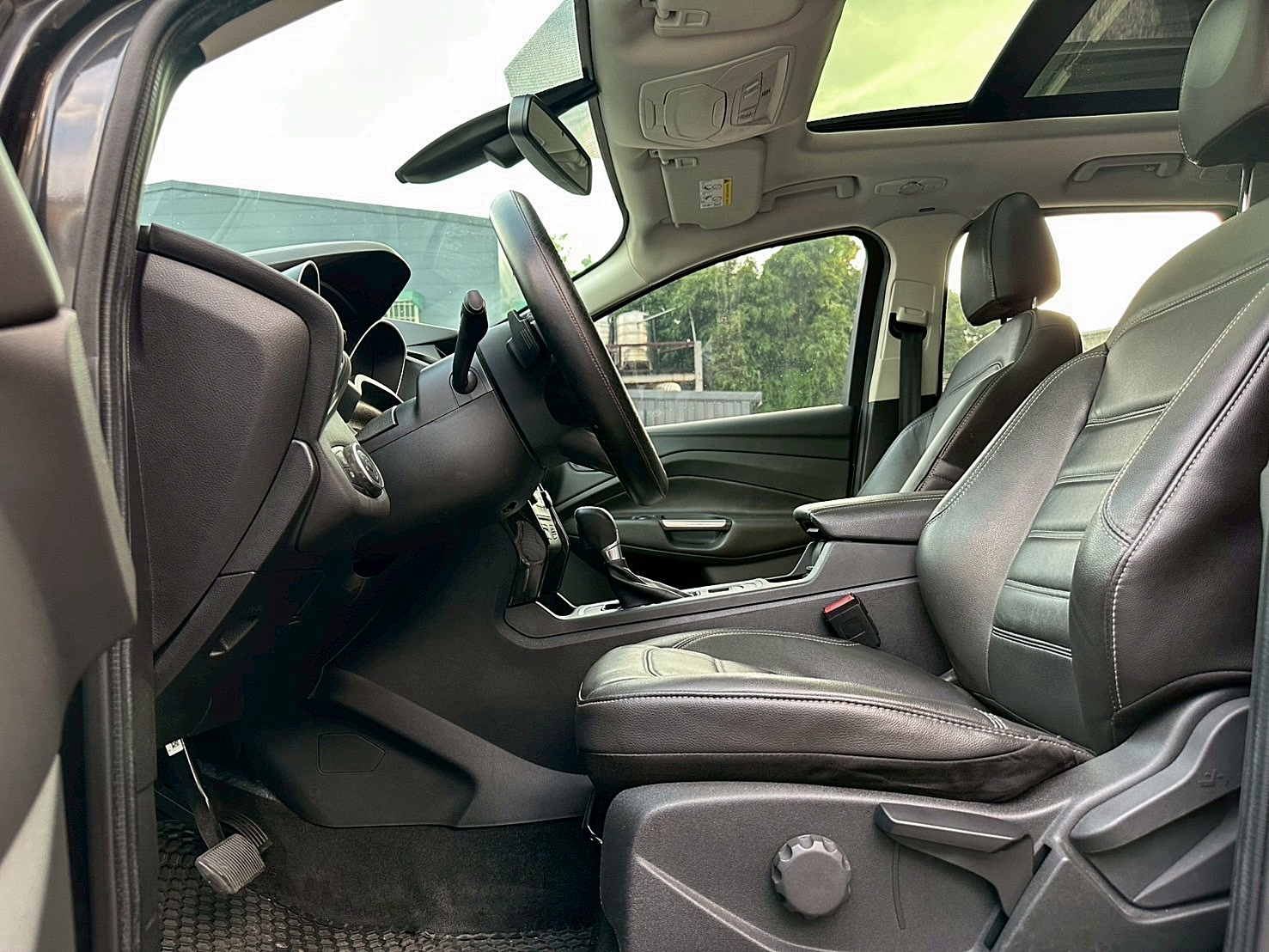 2017年 Ford Kuga 時尚經典型 1.5 新車價100萬  6速手自排 渦輪增壓  第3張相片