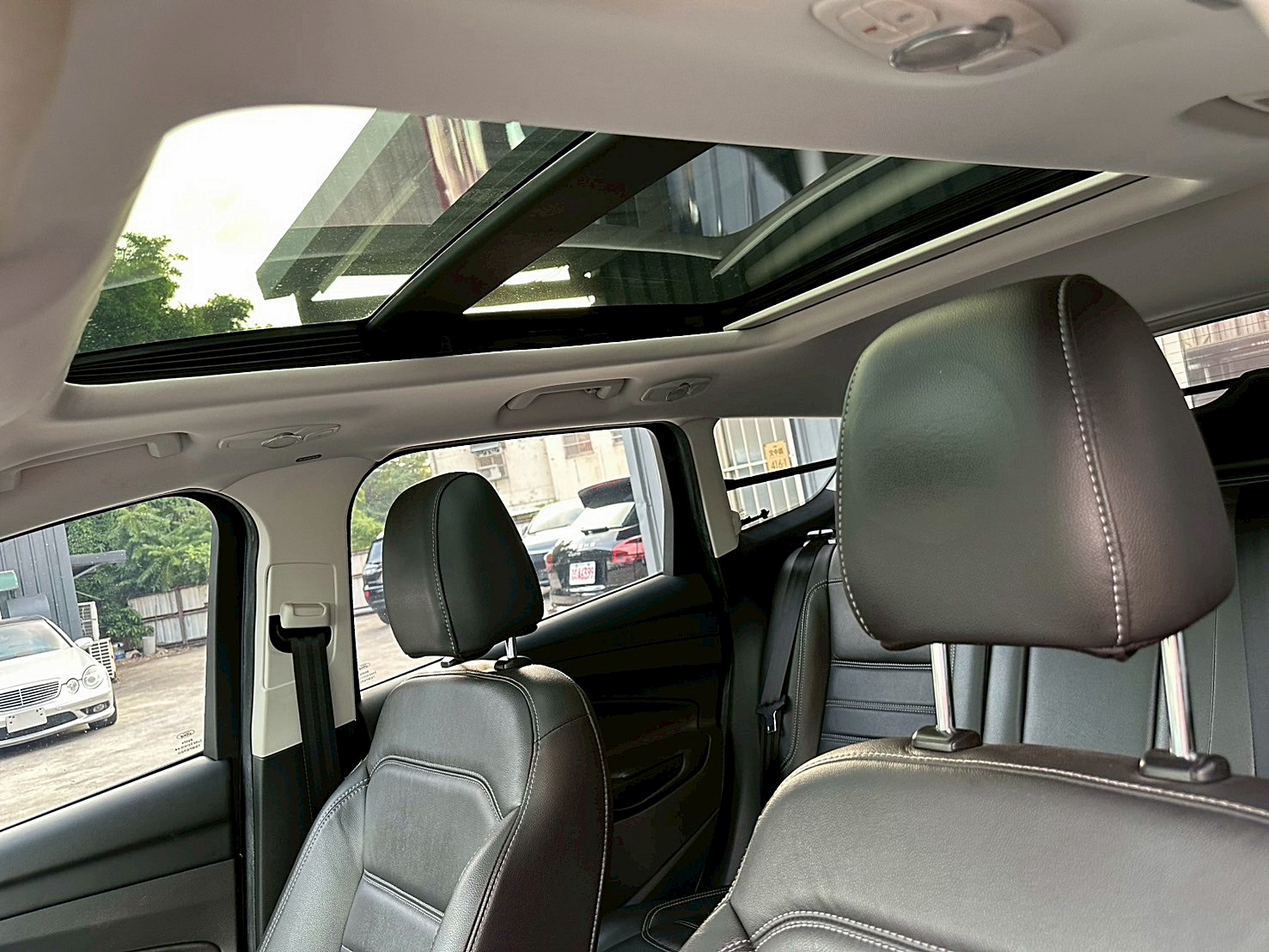 2017年 Ford Kuga 時尚經典型 1.5 新車價100萬  6速手自排 渦輪增壓  第4張相片