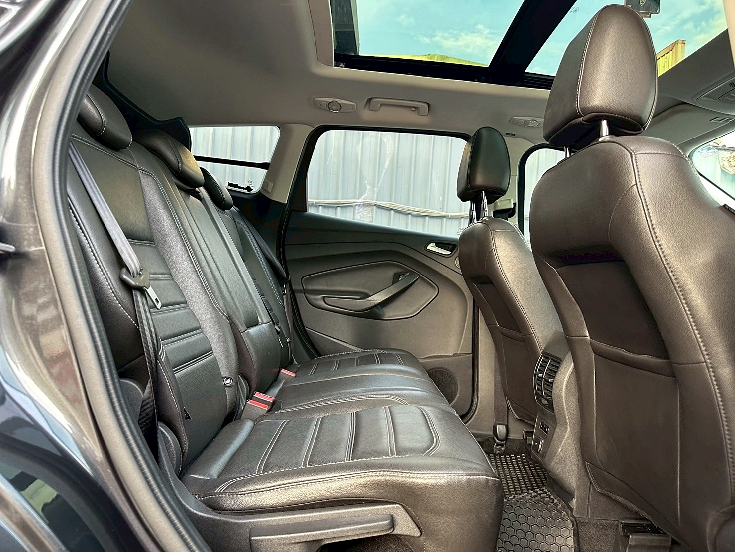 2017年 Ford Kuga 時尚經典型 1.5 新車價100萬  6速手自排 渦輪增壓  第11張相片