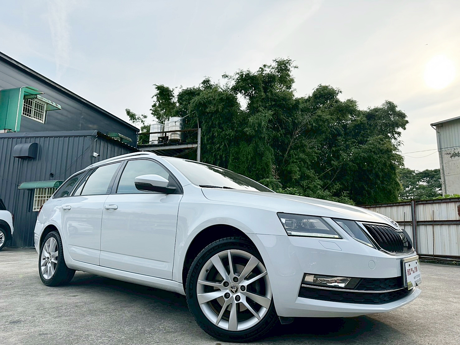 2018年 Skoda Octavia Combi 1.4 TSI菁英版 新車價107萬 僅跑13萬 雙離合器7速自手排 渦輪增壓  第4張相片