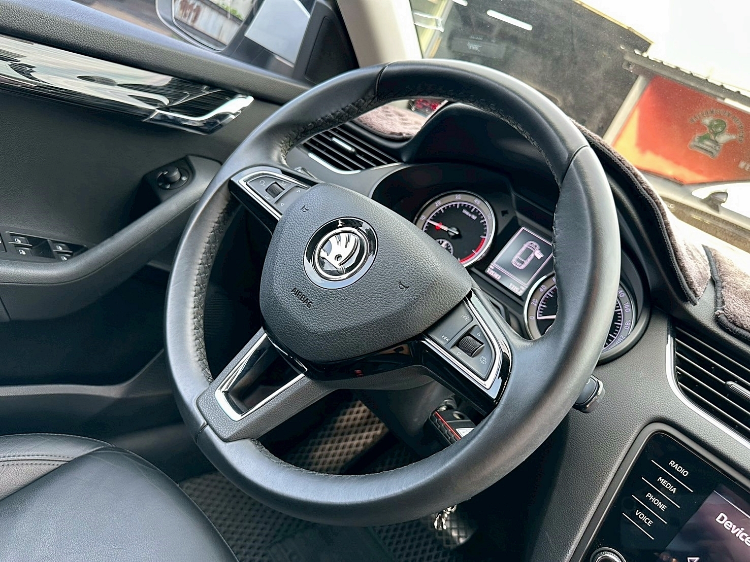 2018年 Skoda Octavia Combi 1.4 TSI菁英版 新車價107萬 僅跑13萬 雙離合器7速自手排 渦輪增壓  第7張相片