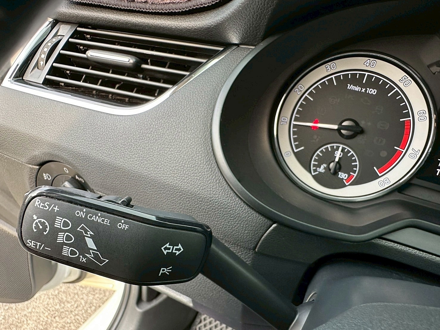 2018年 Skoda Octavia Combi 1.4 TSI菁英版 新車價107萬 僅跑13萬 雙離合器7速自手排 渦輪增壓  第9張相片