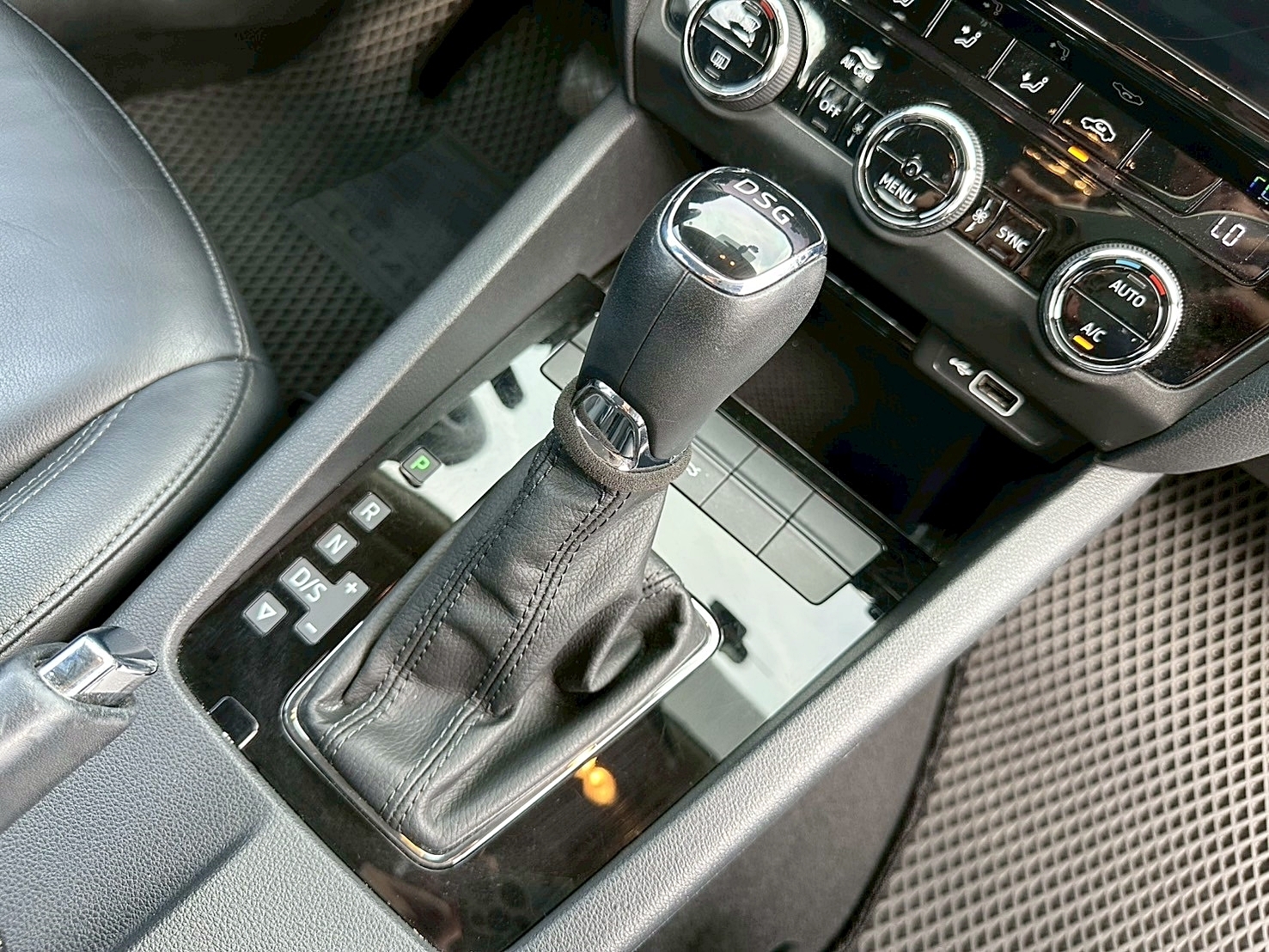 2018年 Skoda Octavia Combi 1.4 TSI菁英版 新車價107萬 僅跑13萬 雙離合器7速自手排 渦輪增壓  第15張相片