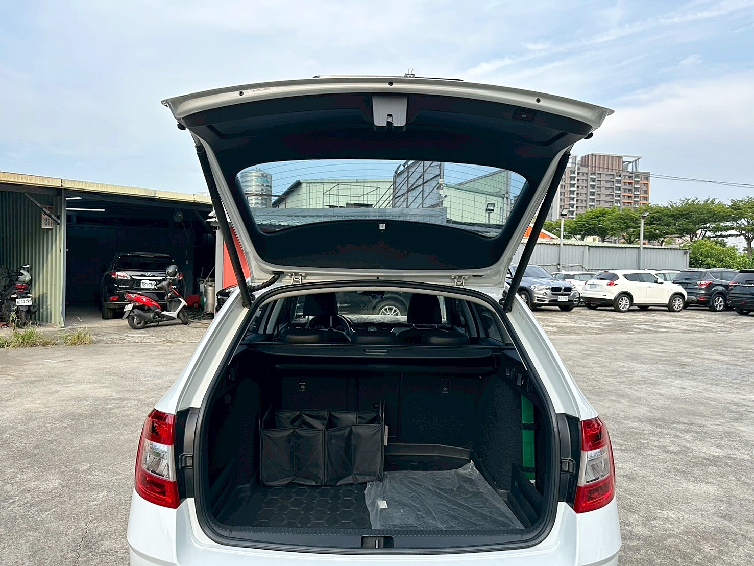 2018年 Skoda Octavia Combi 1.4 TSI菁英版 新車價107萬 僅跑13萬 雙離合器7速自手排 渦輪增壓  第19張相片