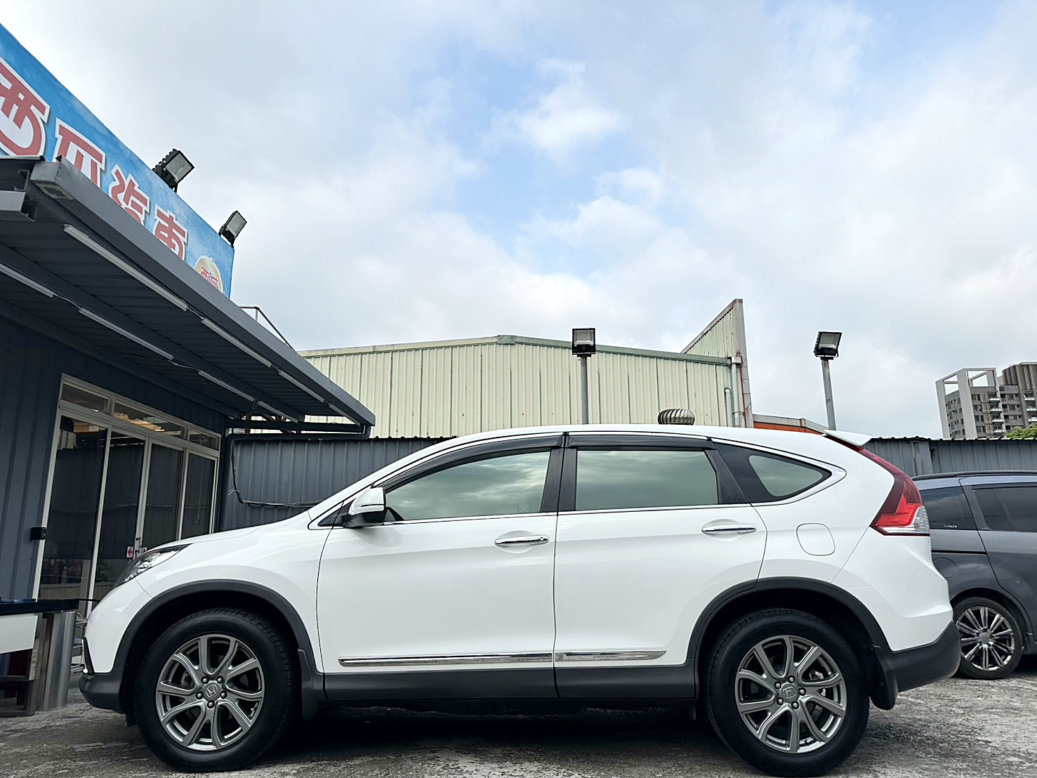 車庫車 兩年保固 2016年 Honda CR-V 2.4 VTi-S 原廠保養 僅跑八萬 新車價97萬  第3張相片