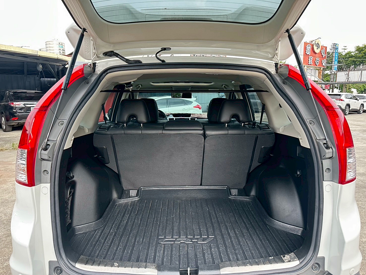 車庫車 兩年保固 2016年 Honda CR-V 2.4 VTi-S 原廠保養 僅跑八萬 新車價97萬  第19張相片