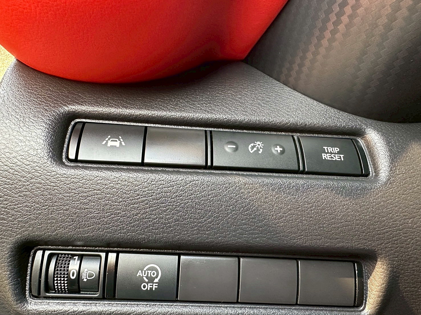 頂級 BOSE音響 2021年 Nissan Juke 1.0駕趣享樂版 新車價99萬 原廠保養 僅跑八萬 雙離合器7速自手排 渦輪增壓  第10張相片