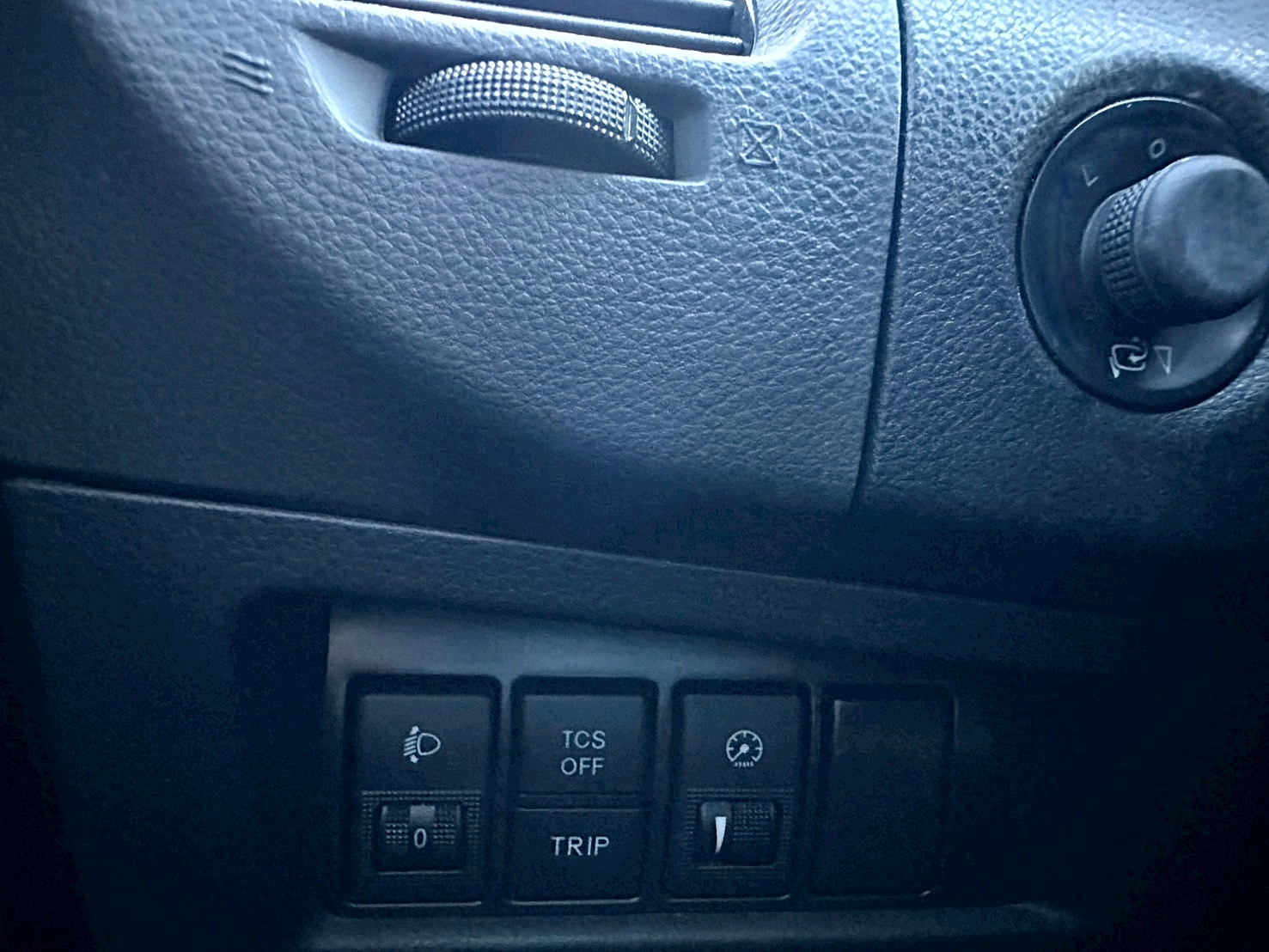 認證車兩年保固 2016年 Luxgen U6 Turbo ECO Hyper 1.8經典型 原廠保養 跑少  第11張相片