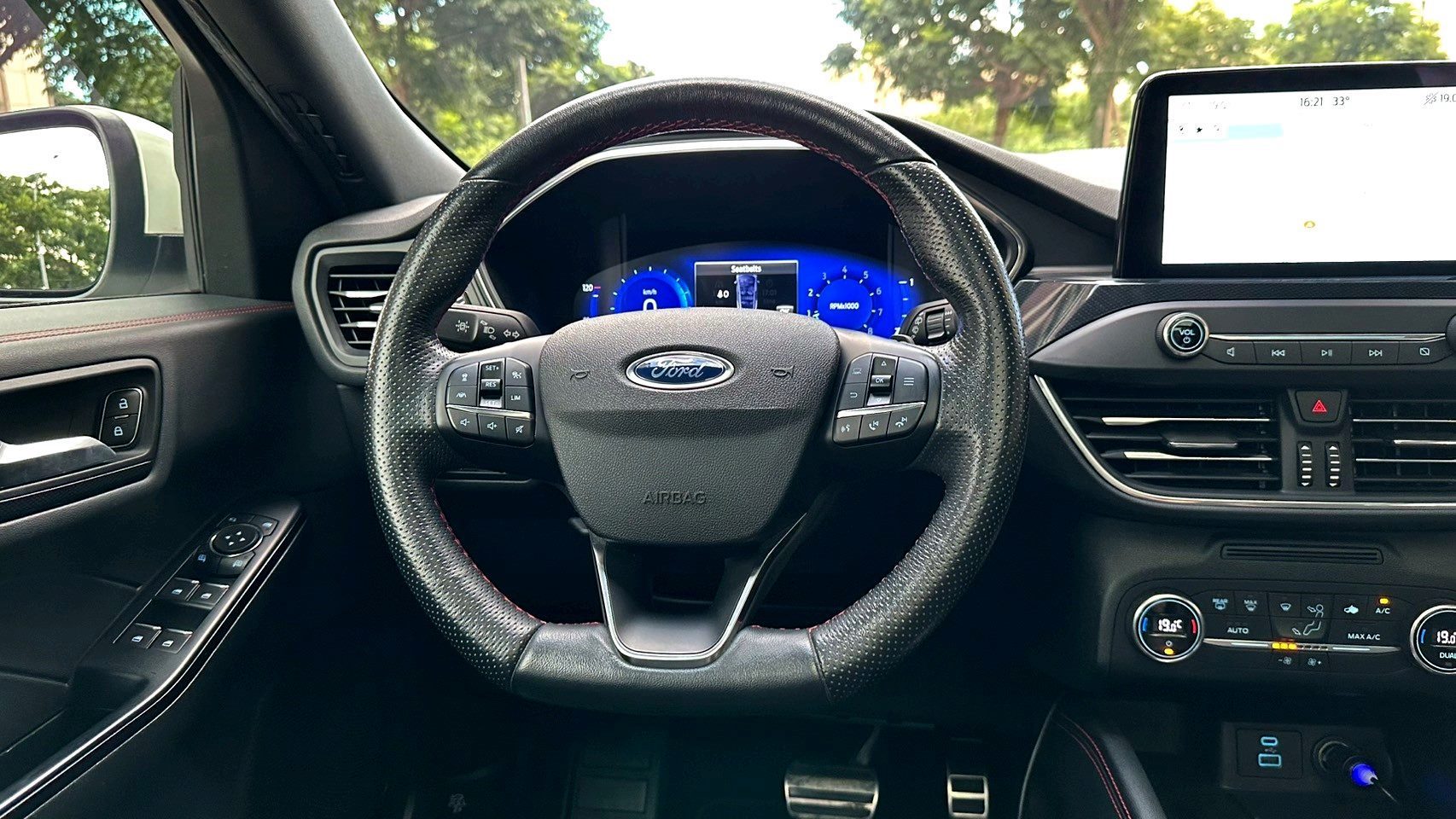 最頂級 稀有釋出 2020年 Ford KugaEcoBoost 250 AWD ST-Line 新車價120萬  8速手自排 渦輪增壓 僅跑八萬 四輪驅動  第6張相片