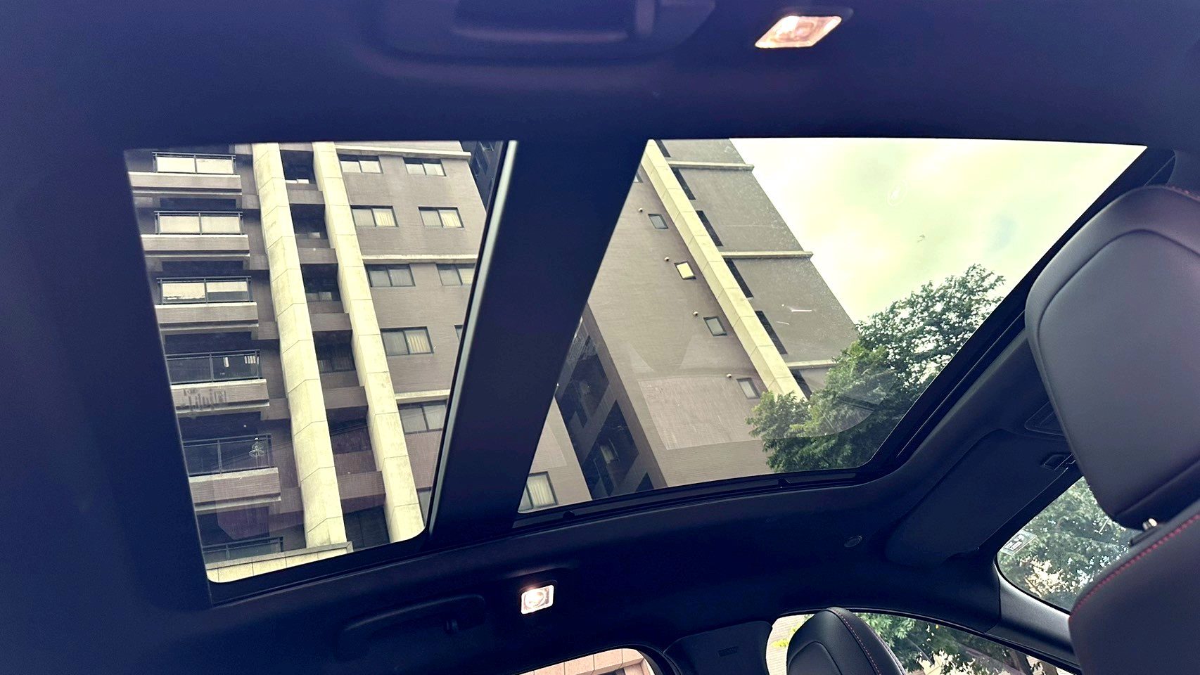 最頂級 稀有釋出 2020年 Ford KugaEcoBoost 250 AWD ST-Line 新車價120萬  8速手自排 渦輪增壓 僅跑八萬 四輪驅動  第14張相片