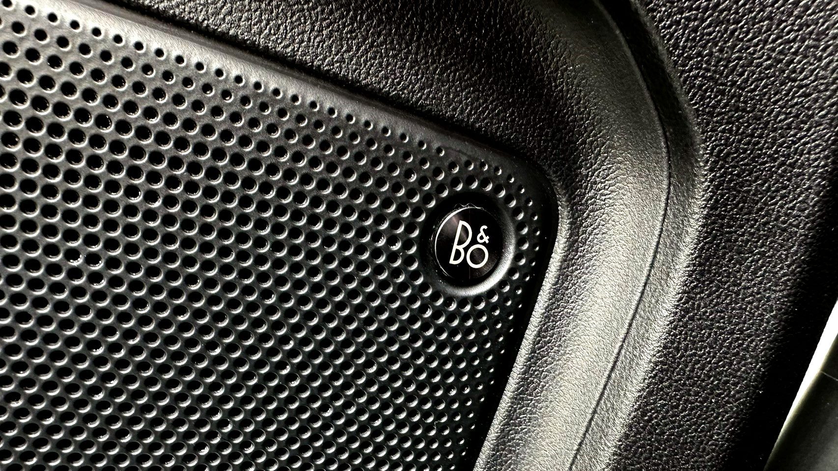 最頂級 稀有釋出 2020年 Ford KugaEcoBoost 250 AWD ST-Line 新車價120萬  8速手自排 渦輪增壓 僅跑八萬 四輪驅動  第16張相片