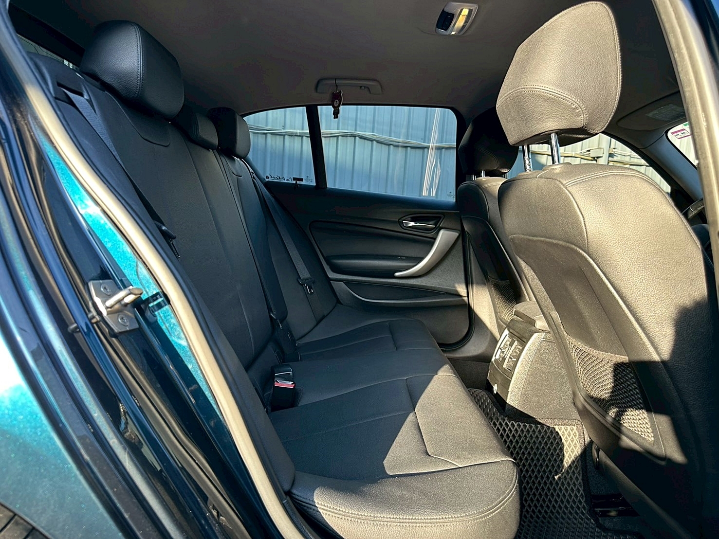 2012年 BMW 116i 1.6 新車價147萬  8速手自排 渦輪增壓 PAPAGO行車紀錄器 Michelin輪胎  第13張相片