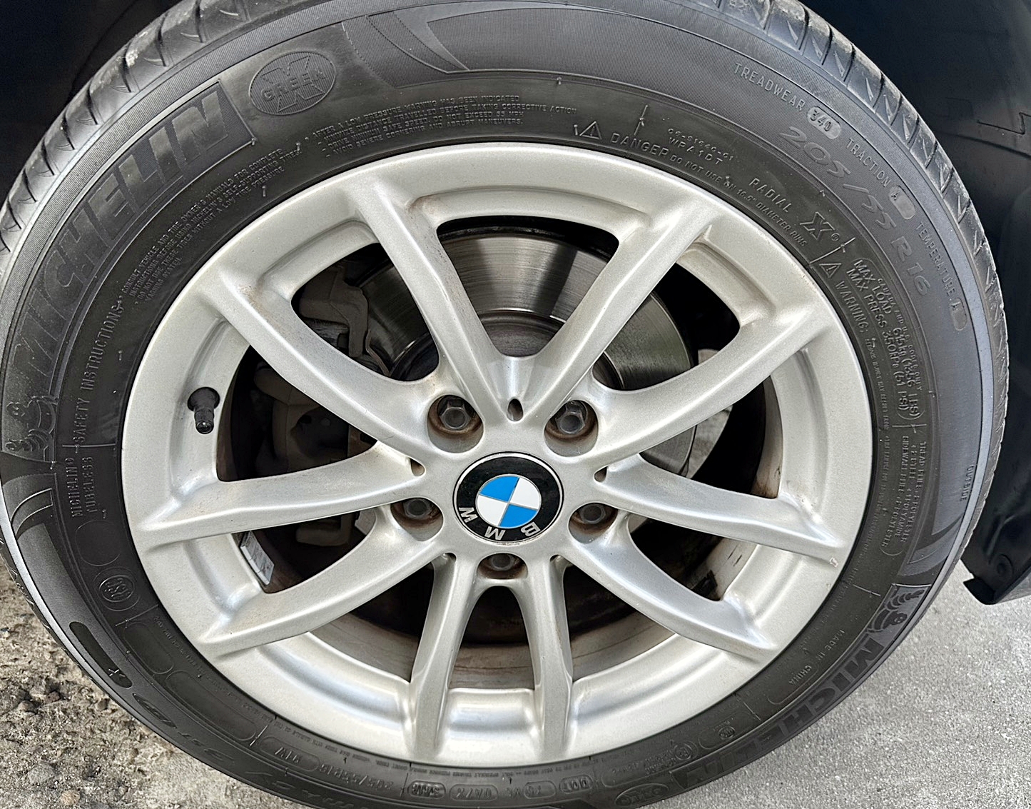 2012年 BMW 116i 1.6 新車價147萬  8速手自排 渦輪增壓 PAPAGO行車紀錄器 Michelin輪胎  第18張相片