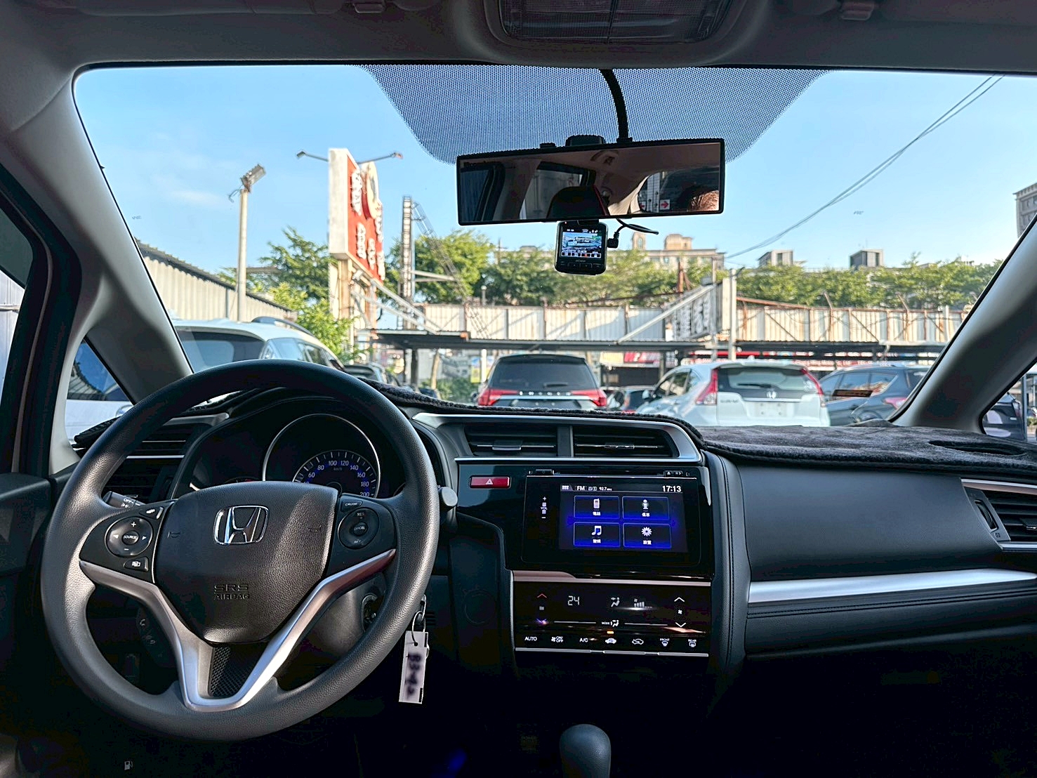 車庫車 跑少 兩年保固 2015年 Honda Fit 1.5 S 新車價近70萬 僅跑9萬 CVT 7速手自排 自然進氣  第5張相片